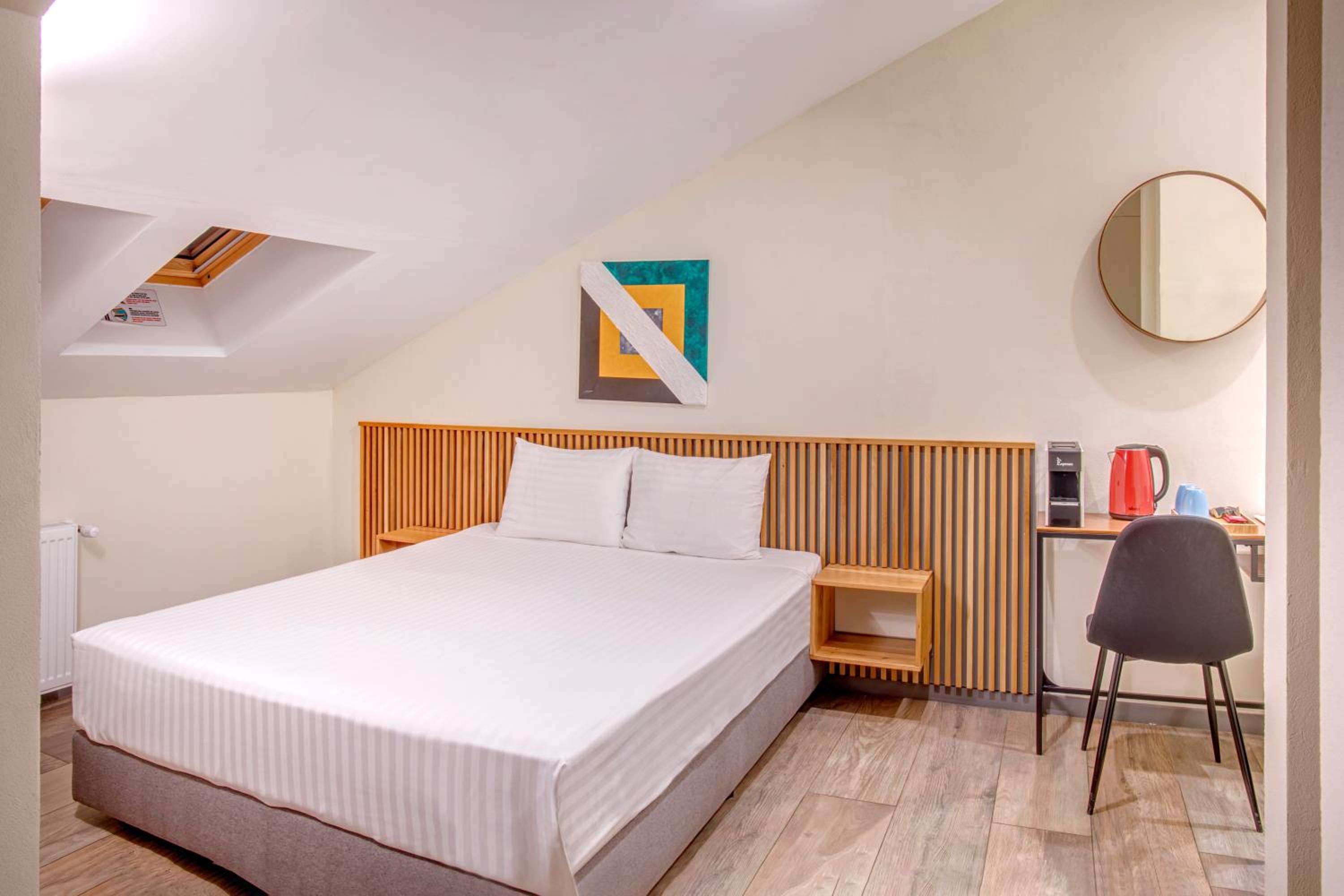 One Bedroom Suite - Photo 1