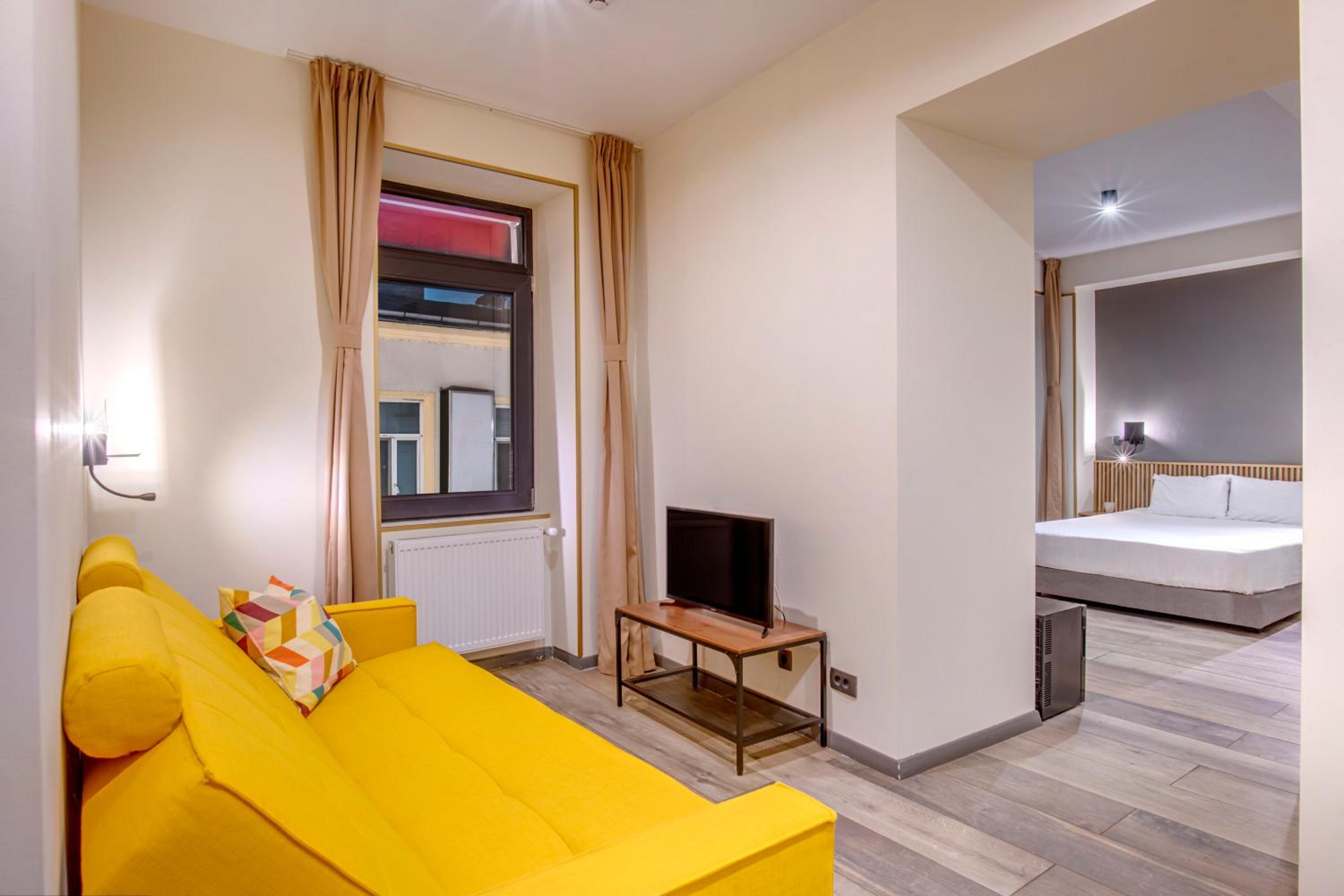 Superior One-Bedroom Suite - Photo 1