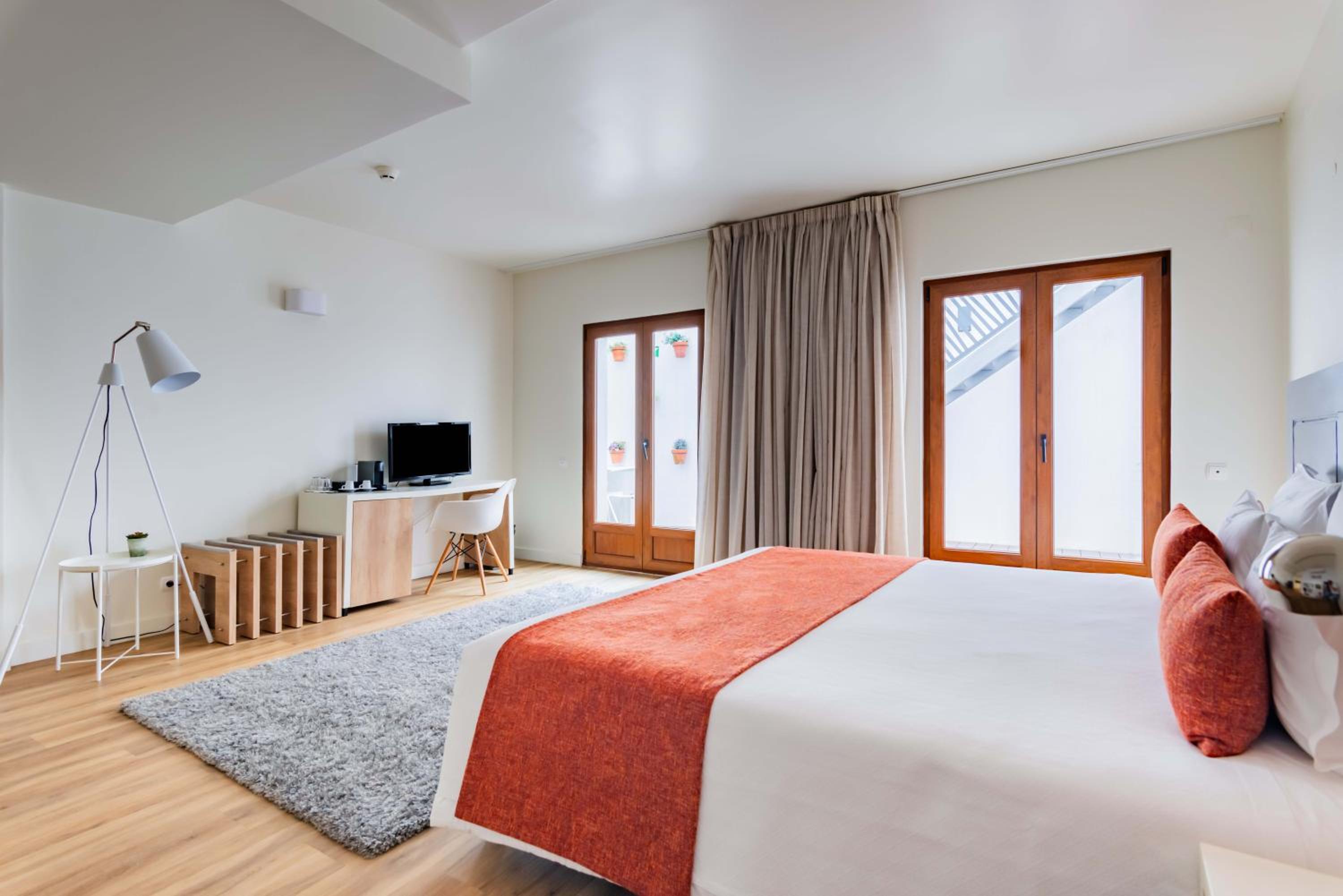 Large Double Room photo 3
