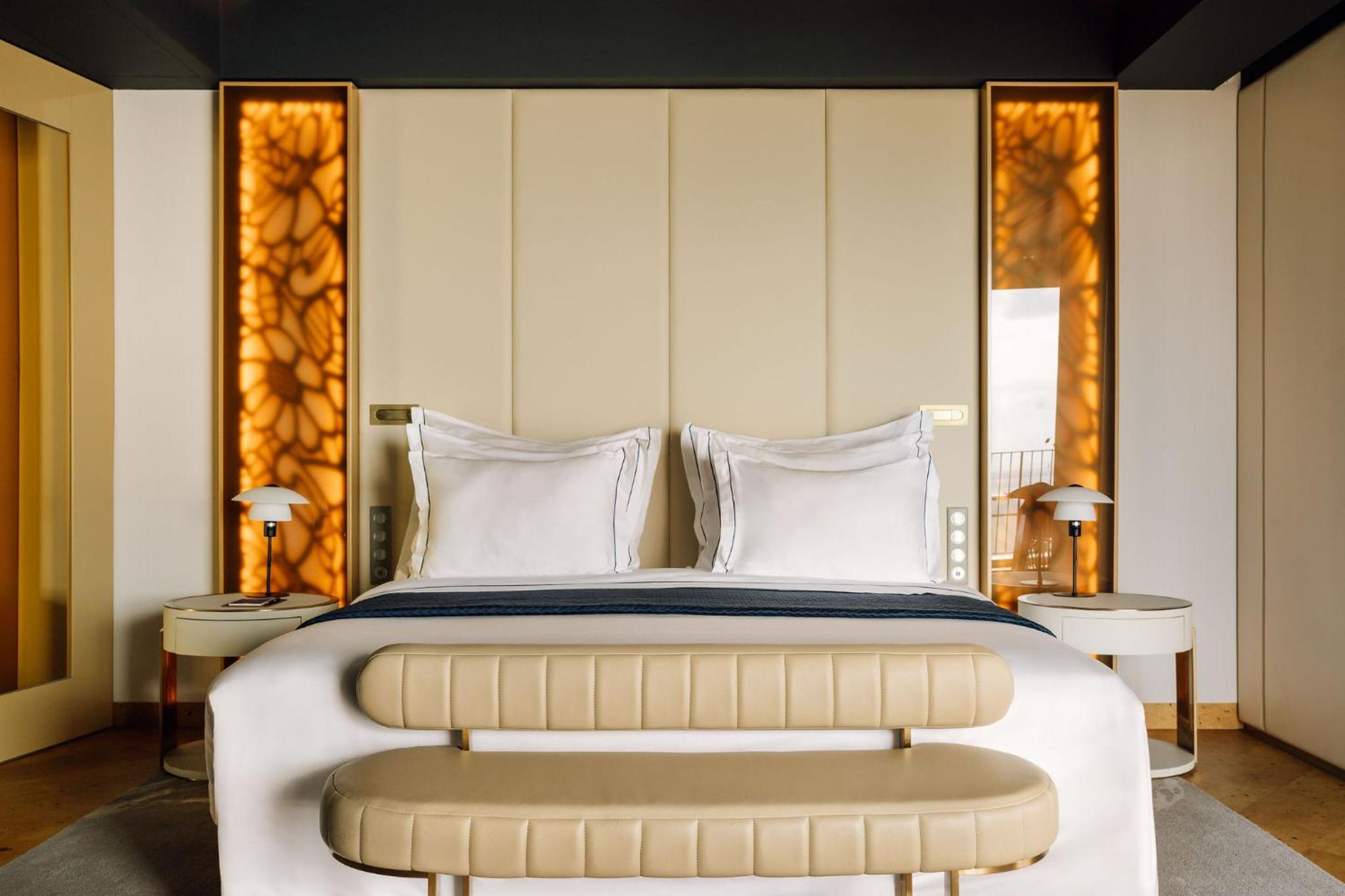 Corner Suite
