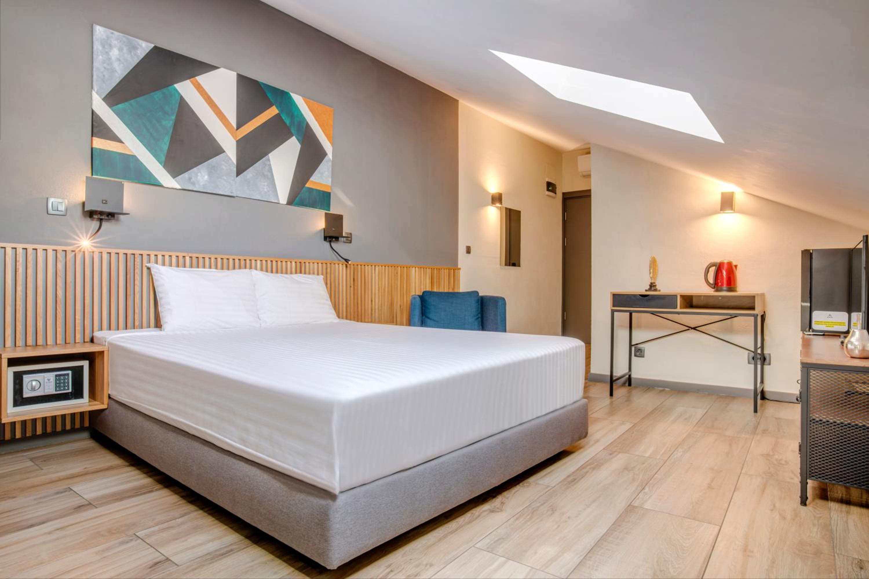 Superior Double Room - Photo 2