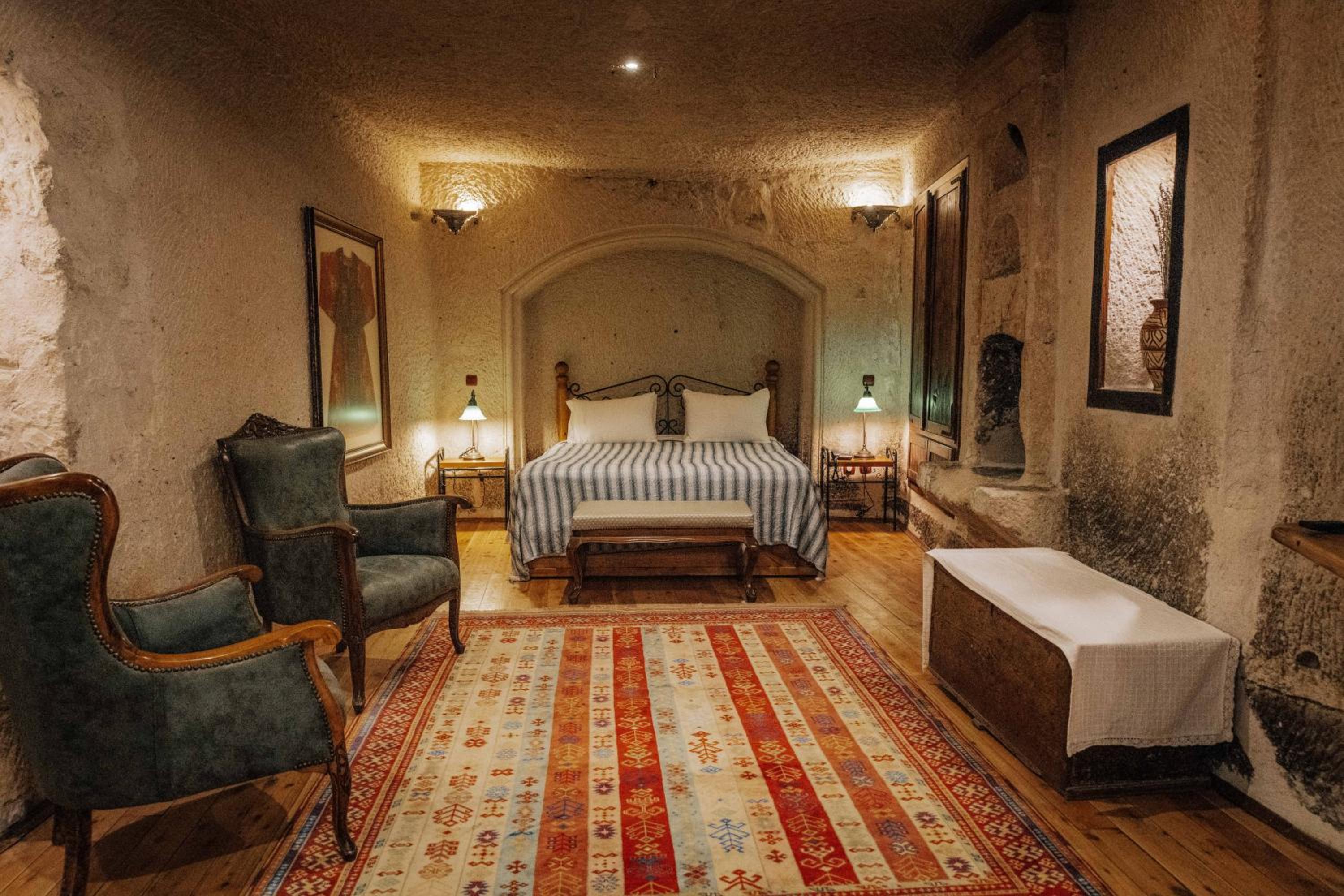 Deluxe Room - Photo 2