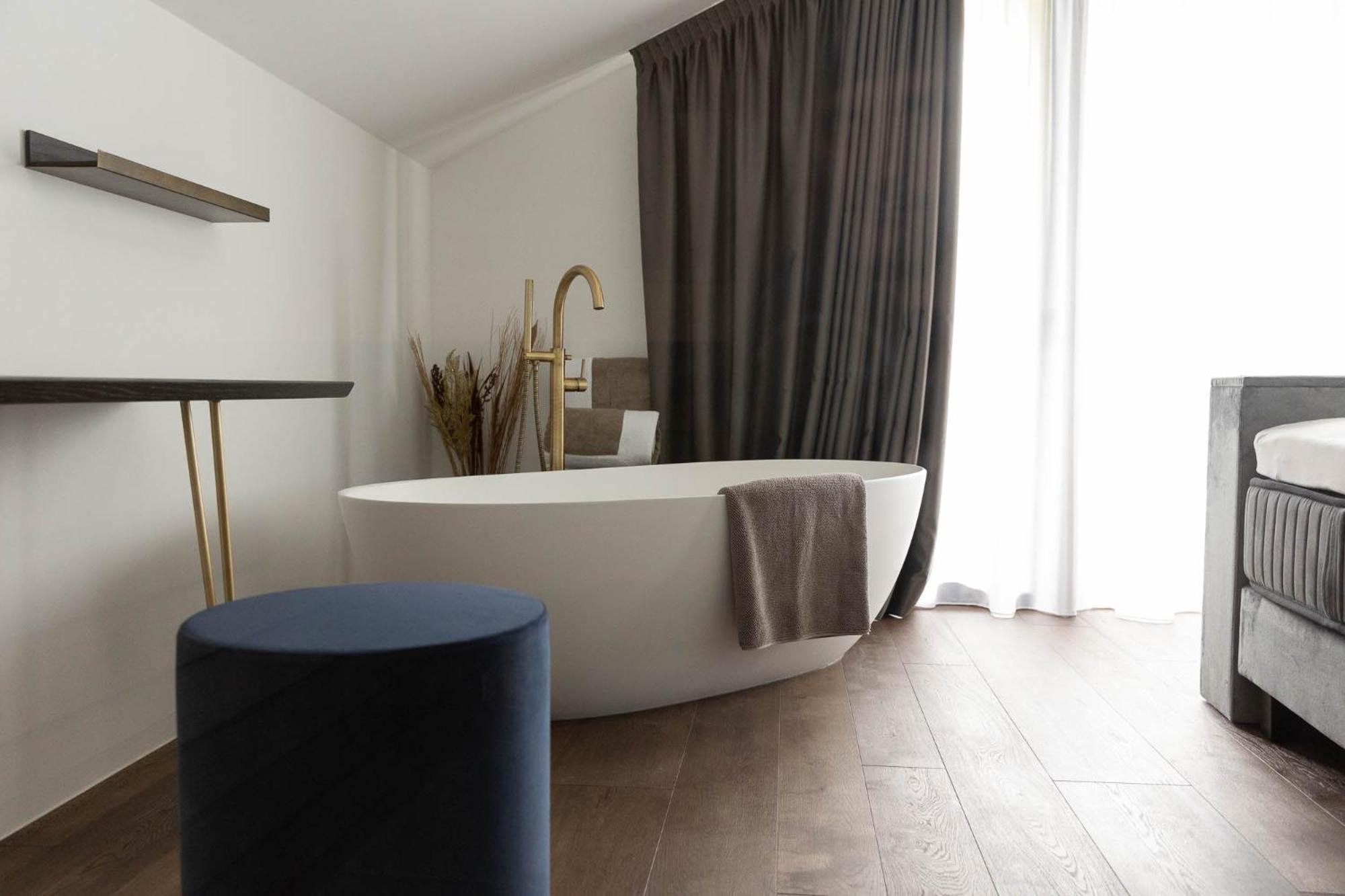 Suite with Lake View photo 3
