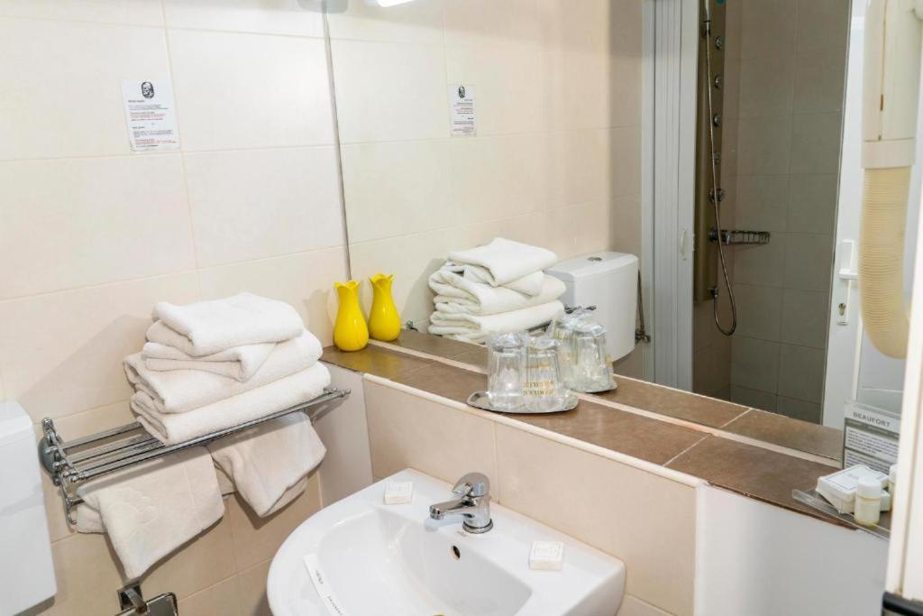 Economy Double Room Ground Floor without Balcony photo 2