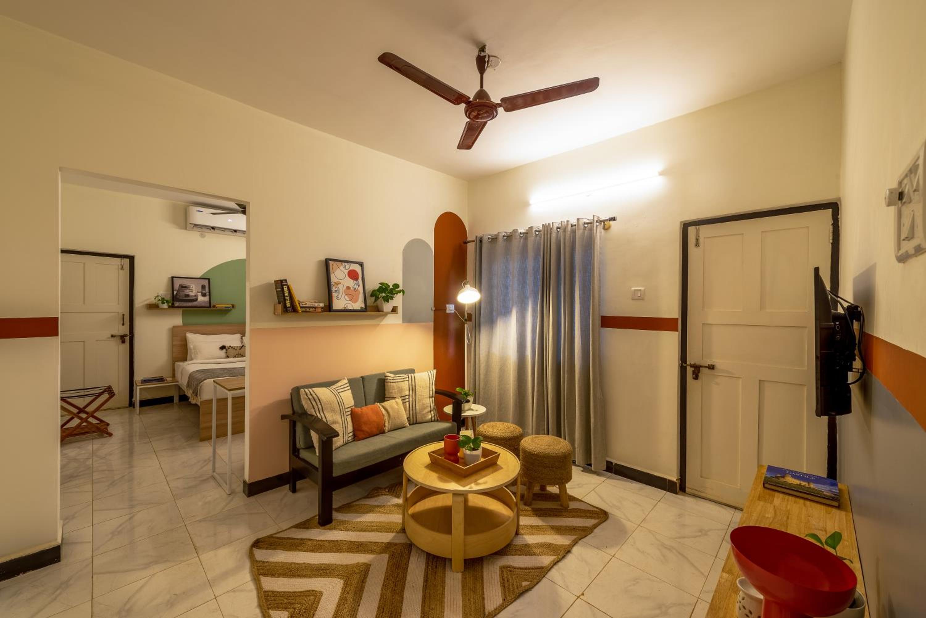 One-Bedroom Apartment - Photo 1