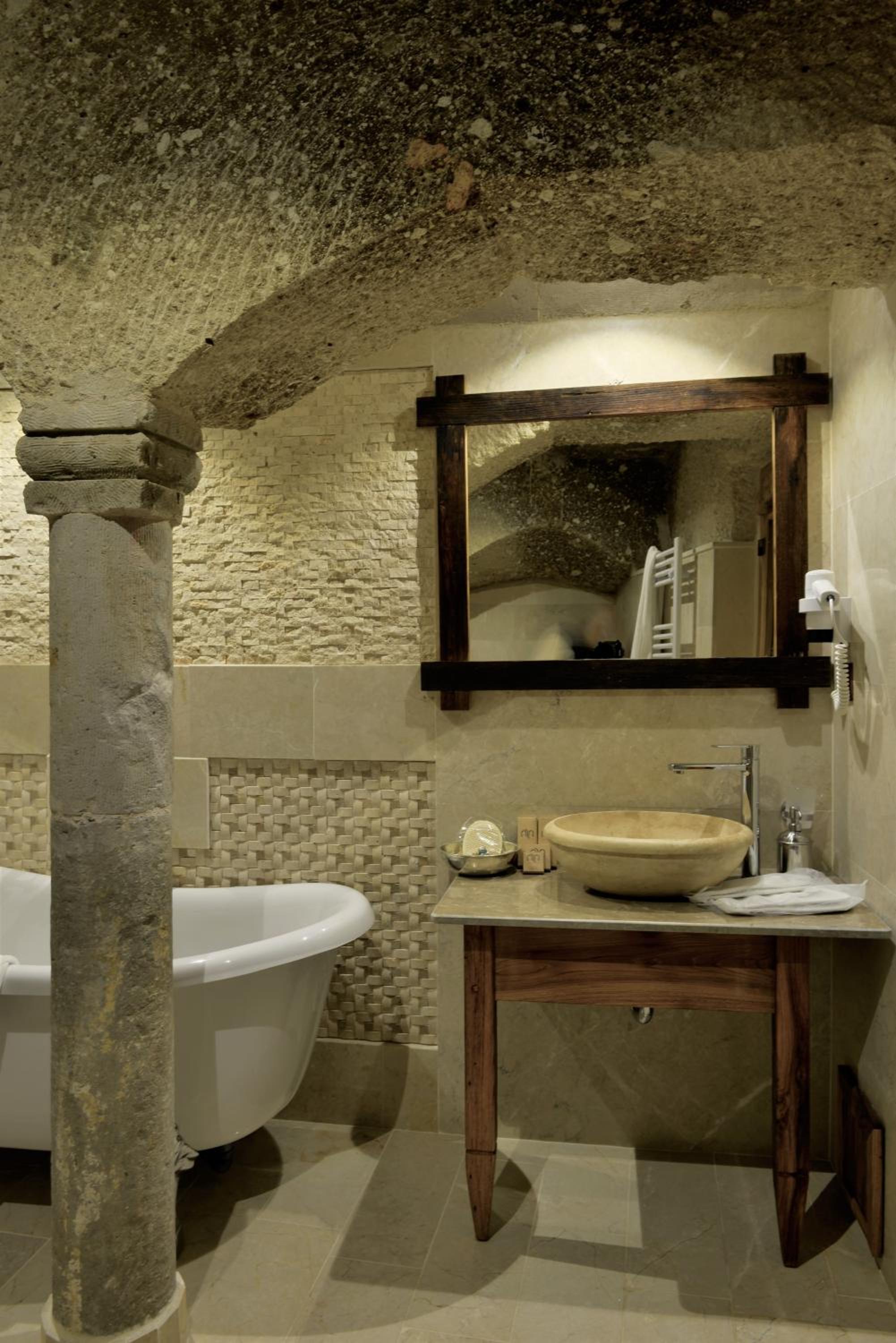 Suite - Photo 5