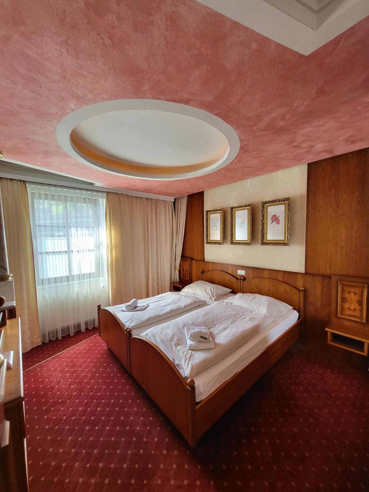 Deluxe Double Room with Bath