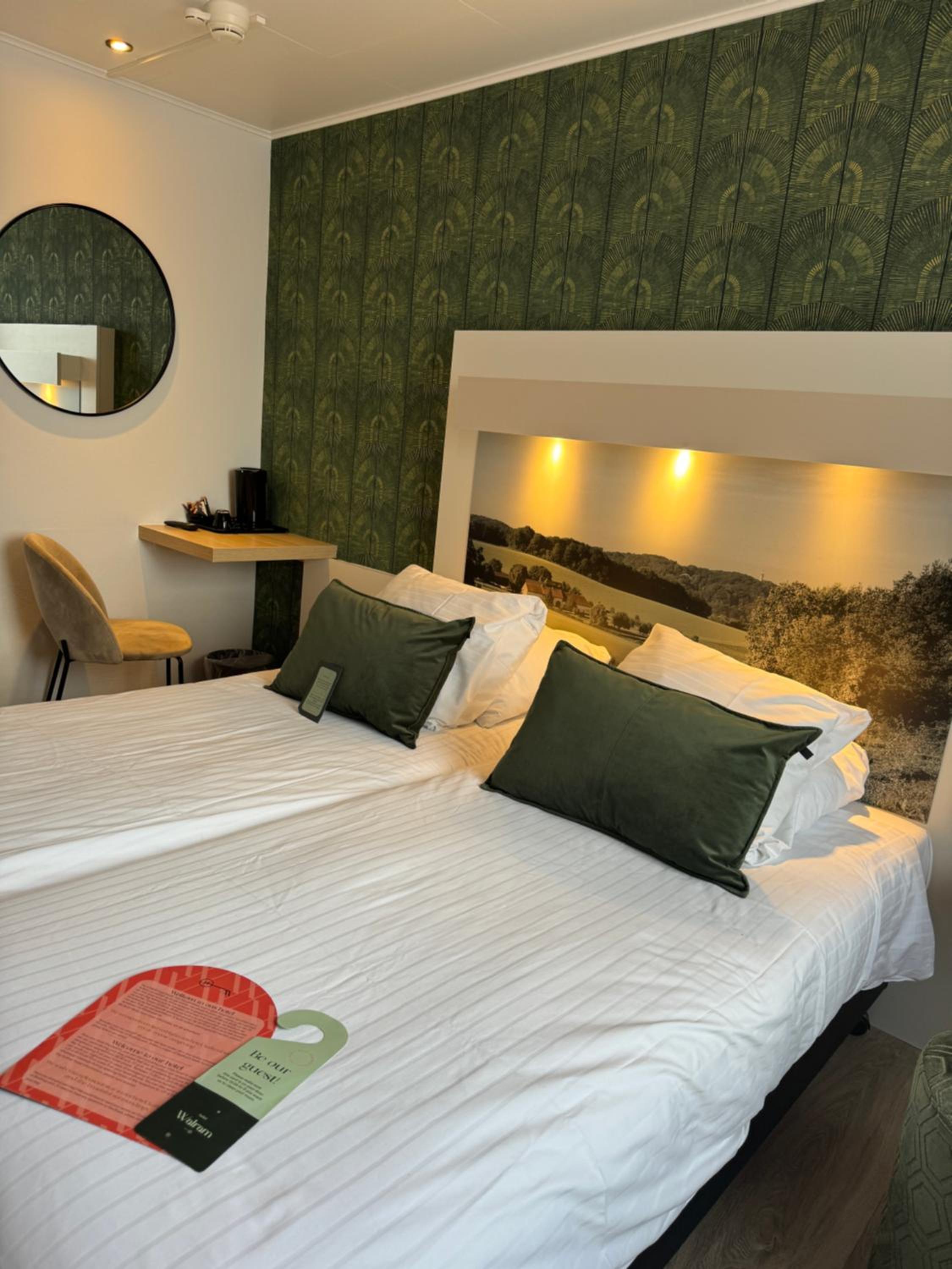 Economy Twin Room - Photo 4