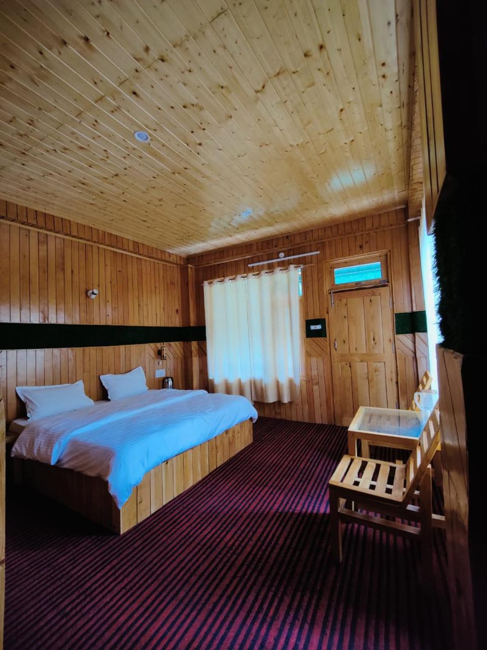 King Room with Mountain View