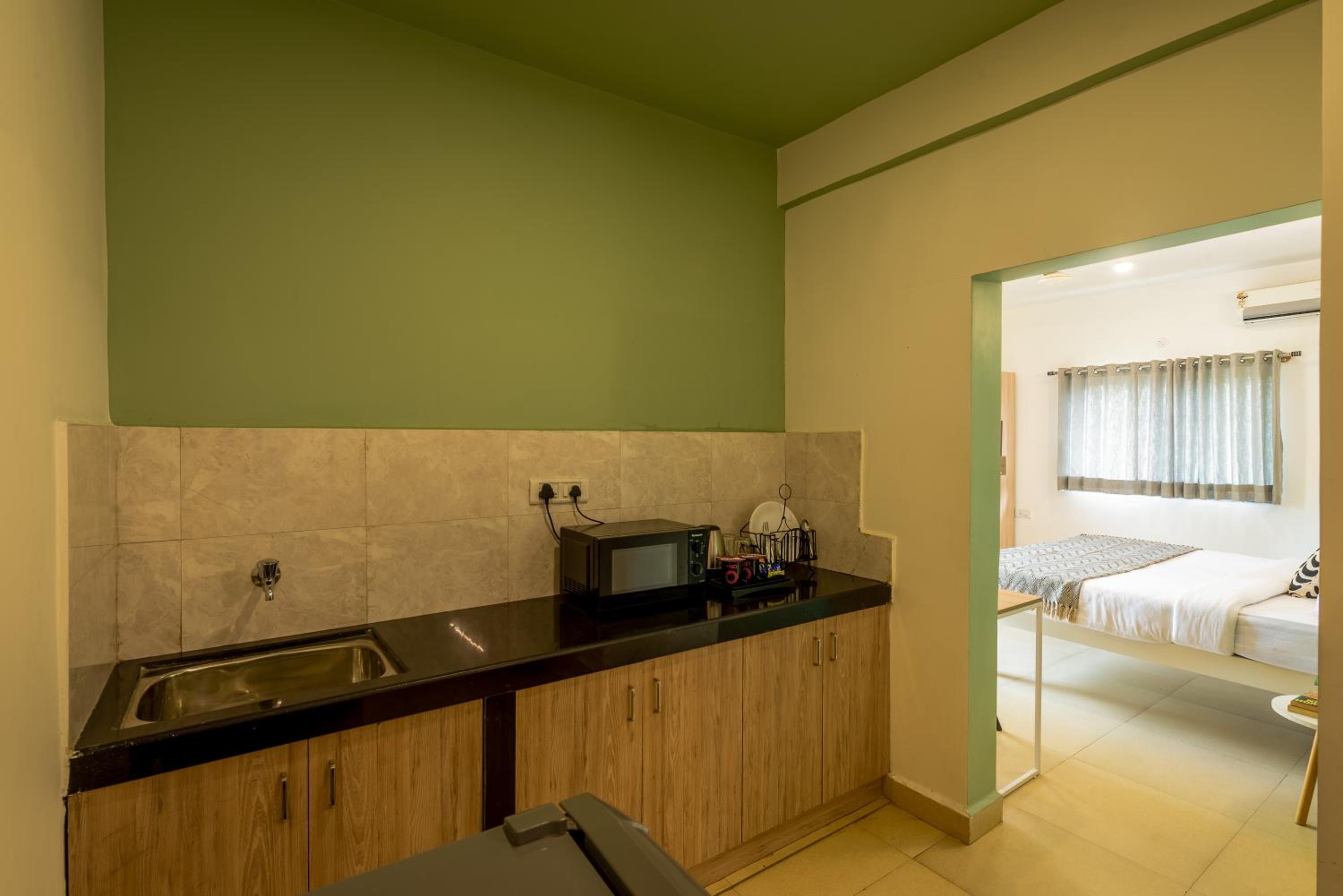Studio Apartment - Photo 3