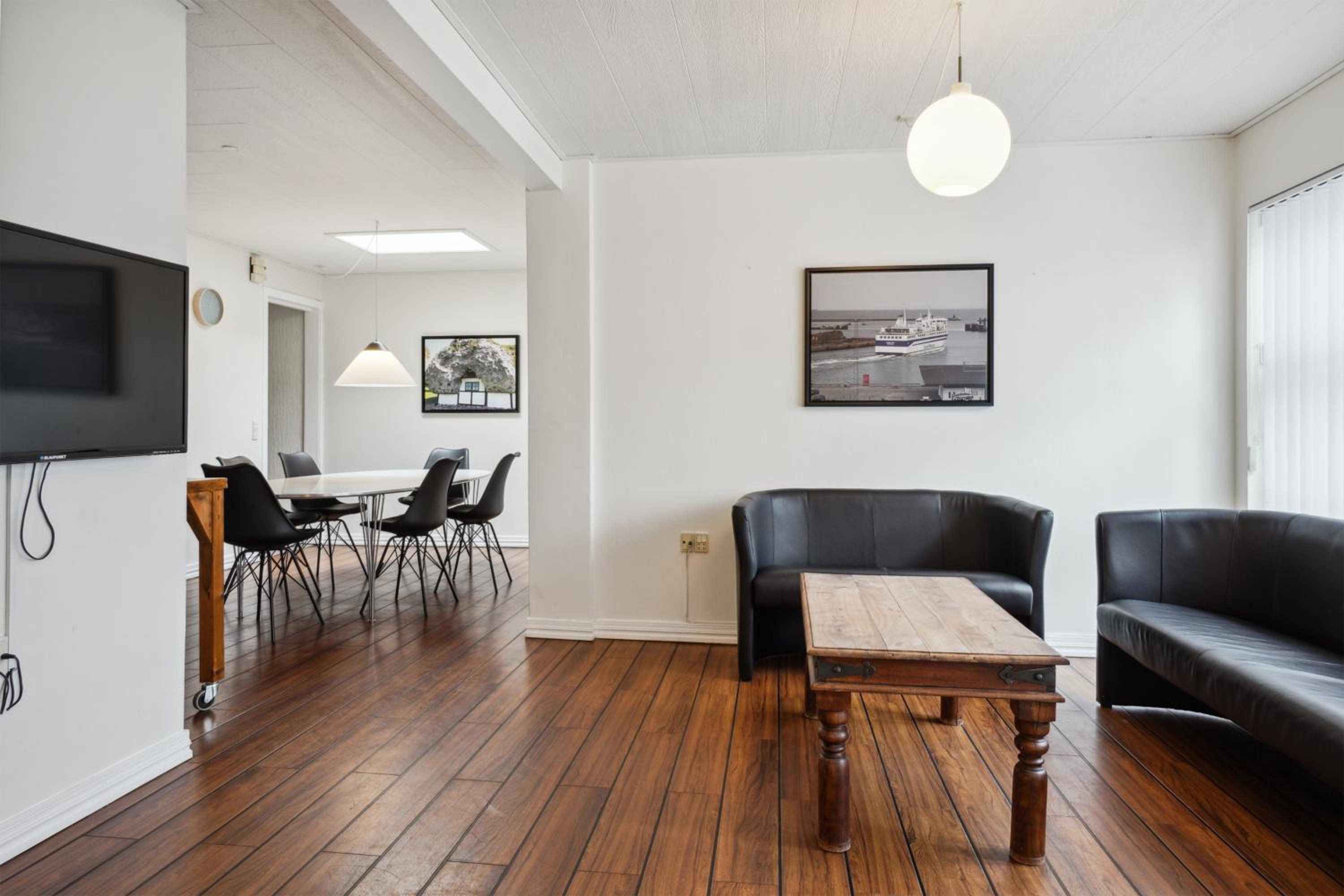 Three-Bedroom Apartment photo 1