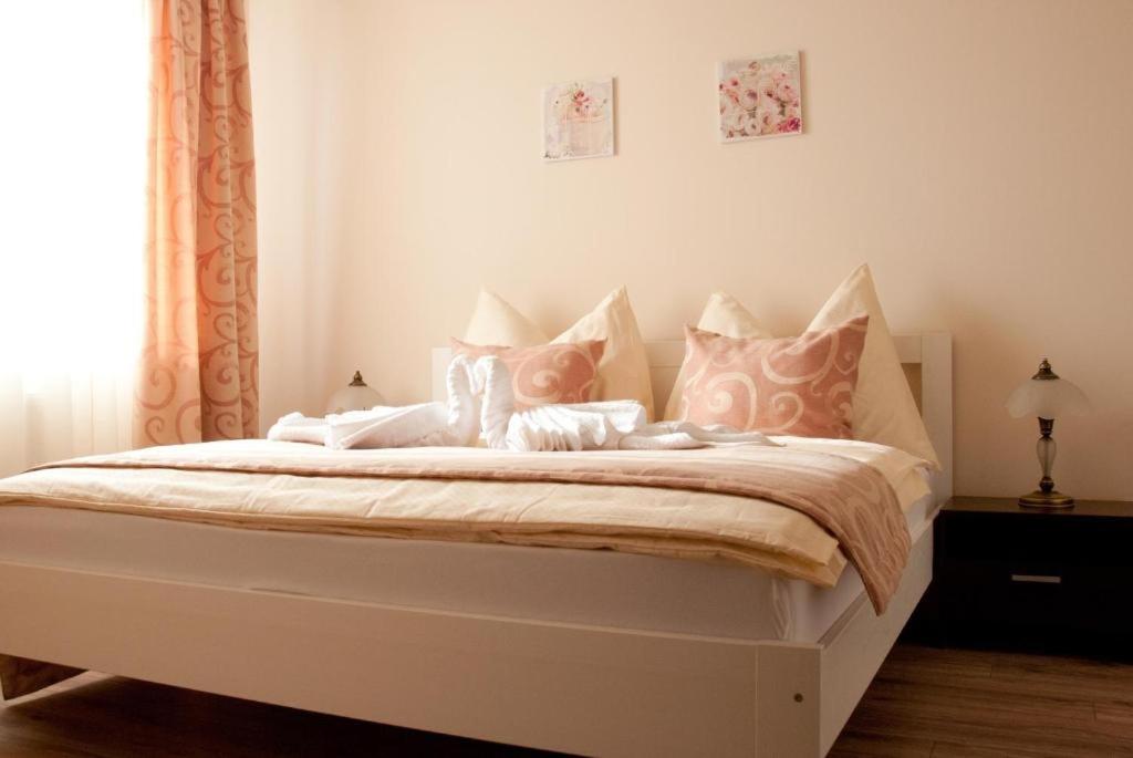 One-Bedroom Apartment (2 - 4 Adults) photo 2