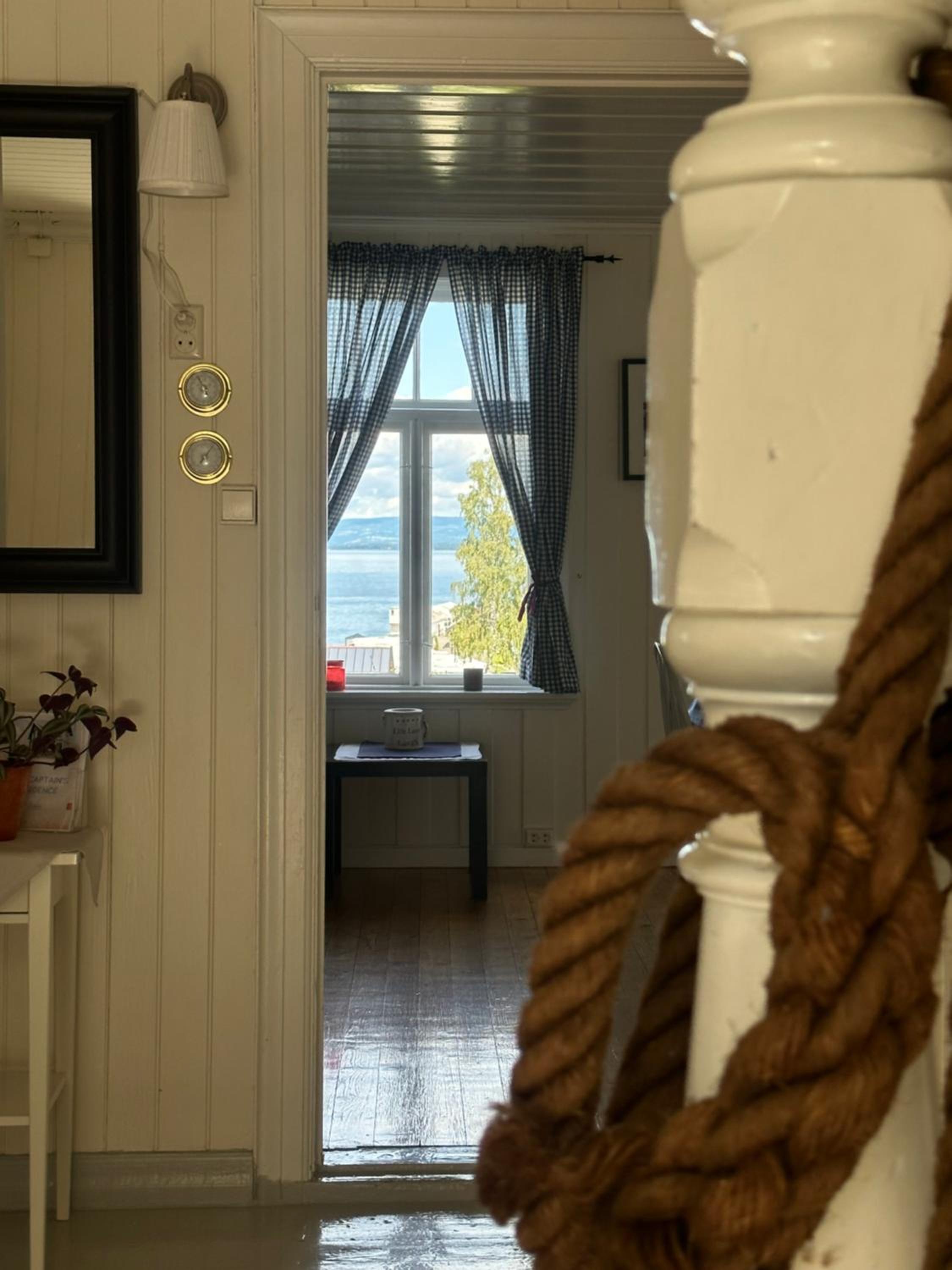 Four-Bedroom House - Photo 4