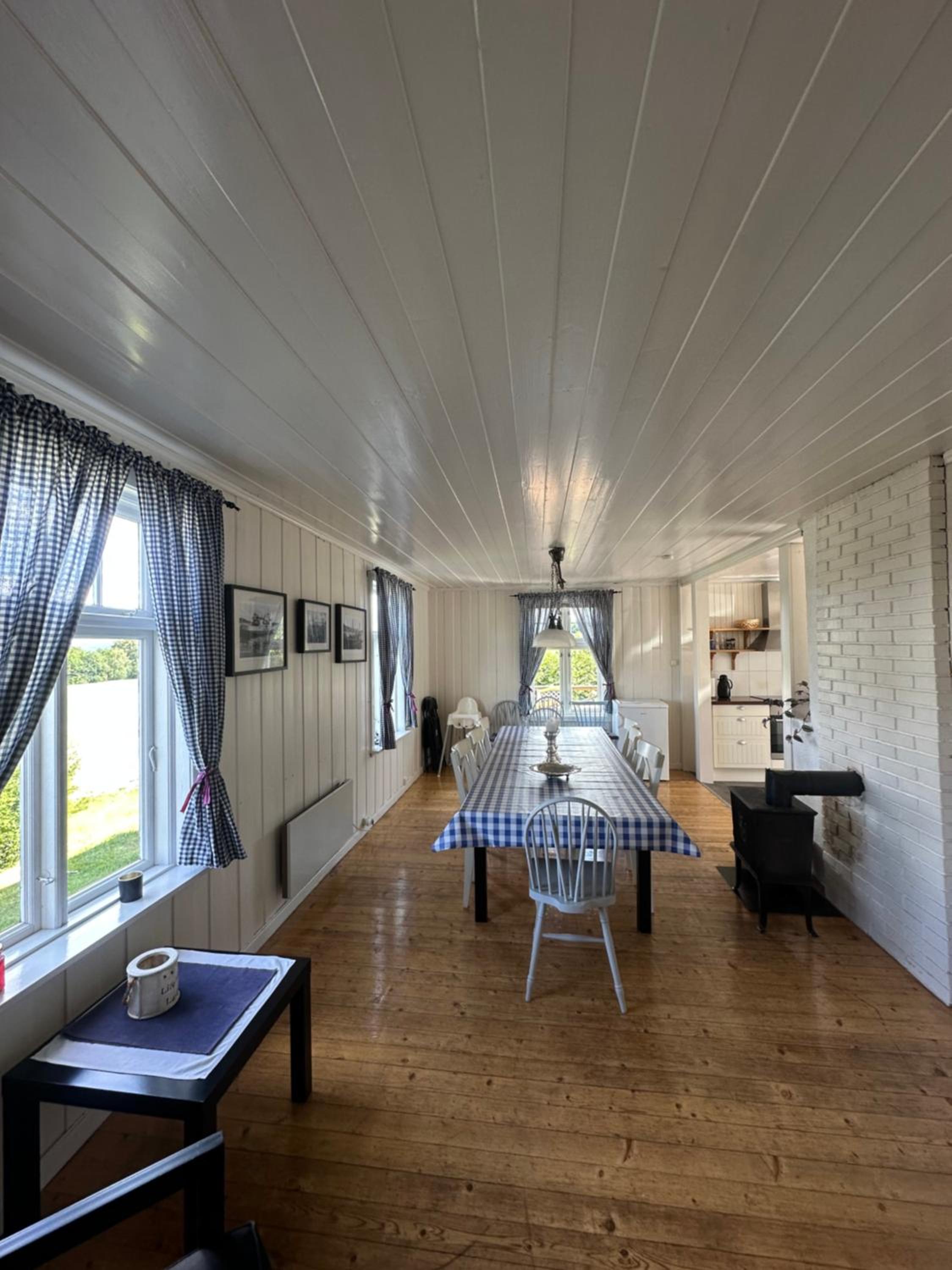 Four-Bedroom House - Photo 6