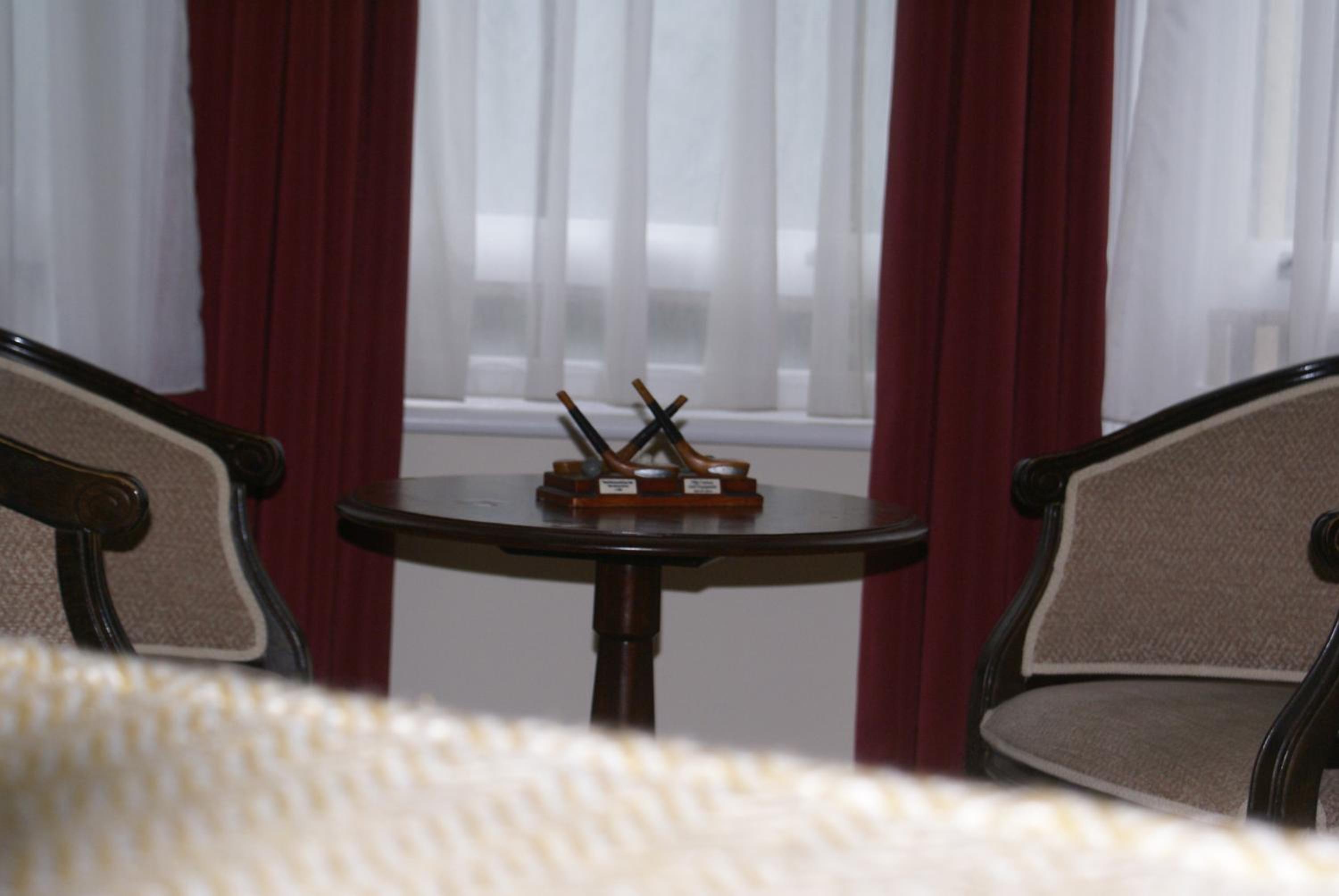 Deluxe Room - Photo 12