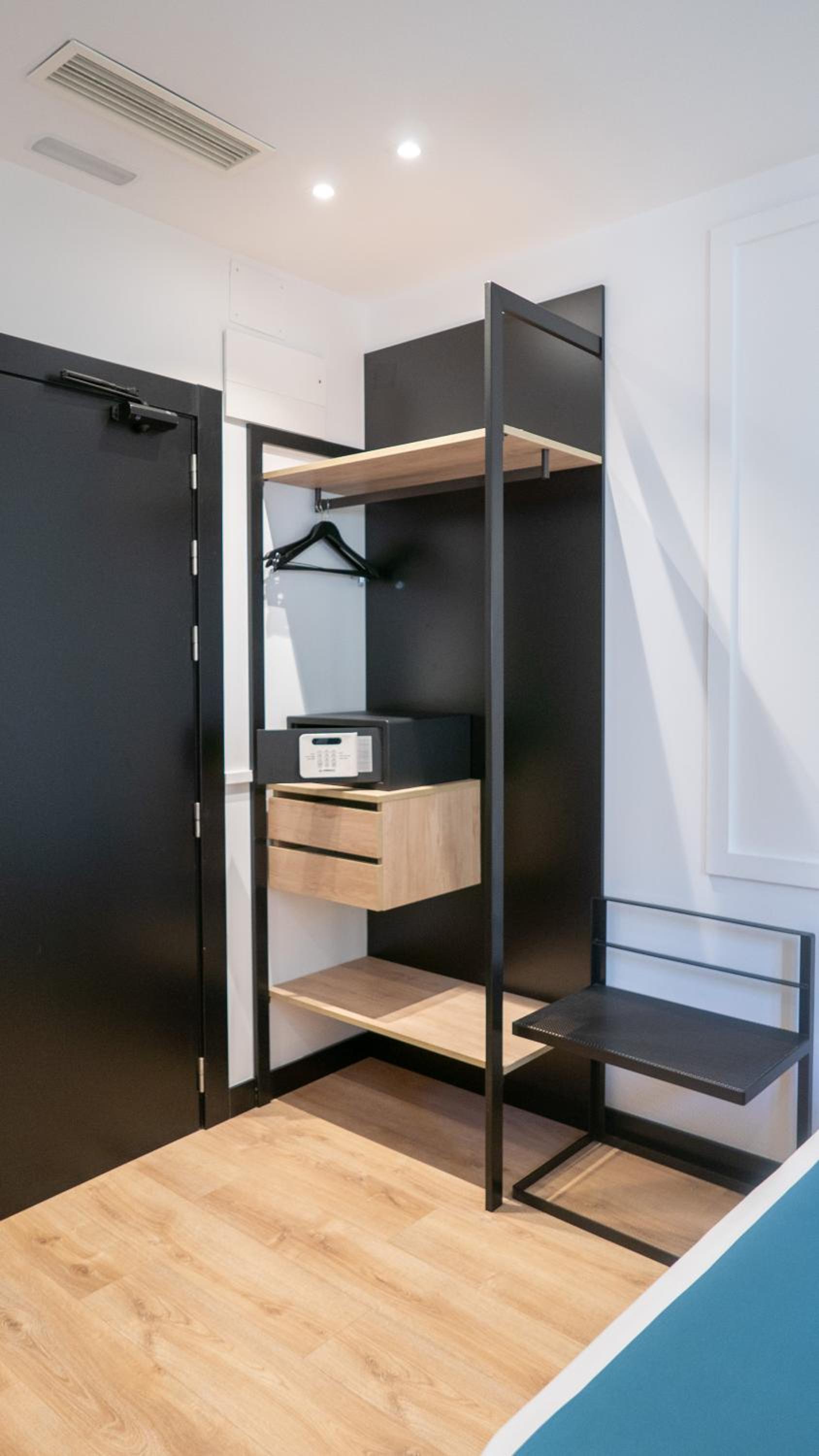 Double Room - Photo 10