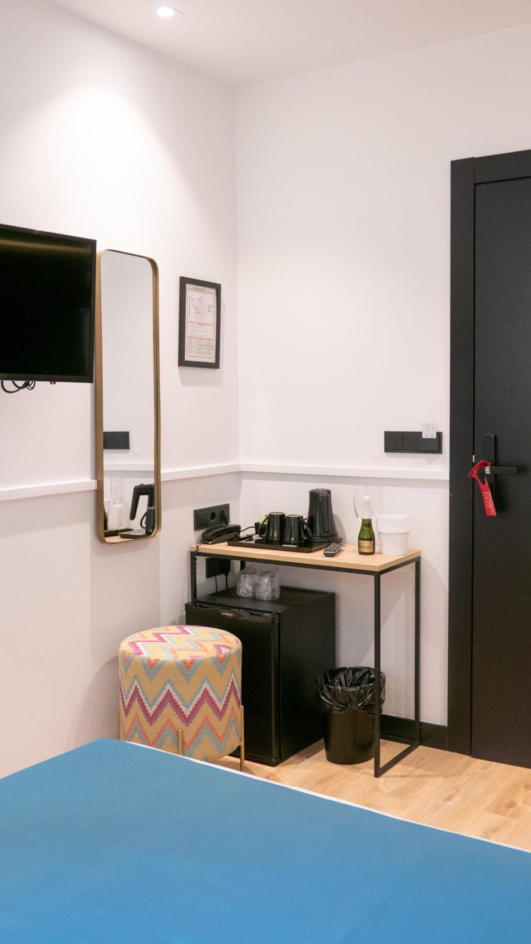 Double Room - Photo 12