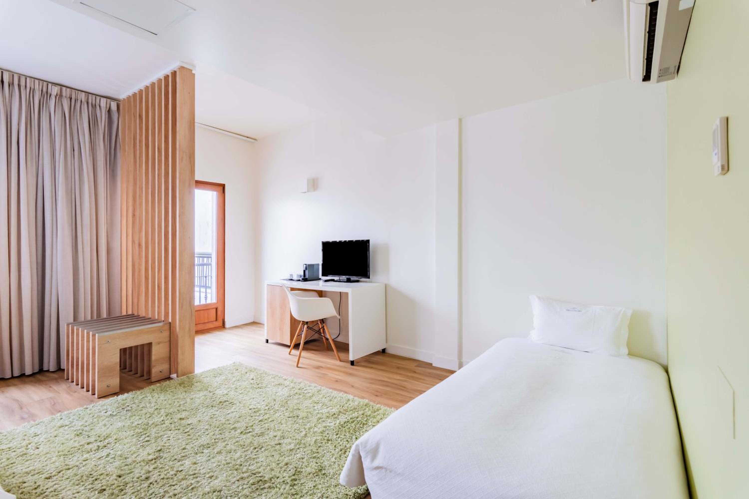 Double Room with Extra Bed photo 2