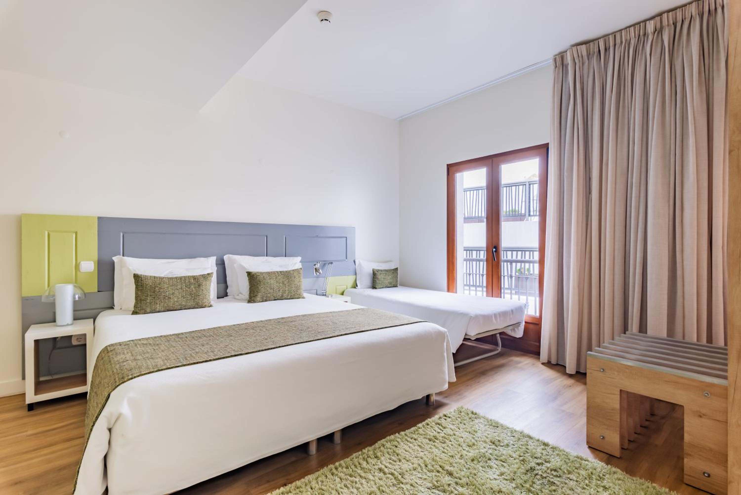 Double Room with Extra Bed photo 3