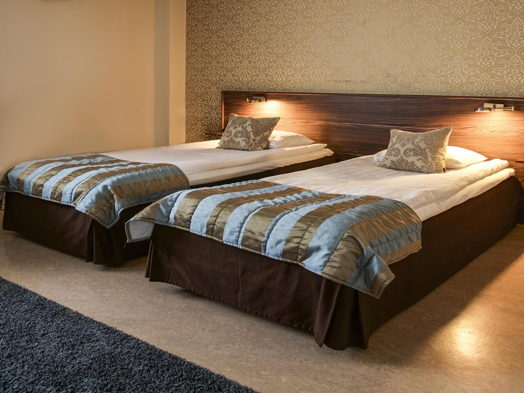 Standard Twin Room - Photo 8