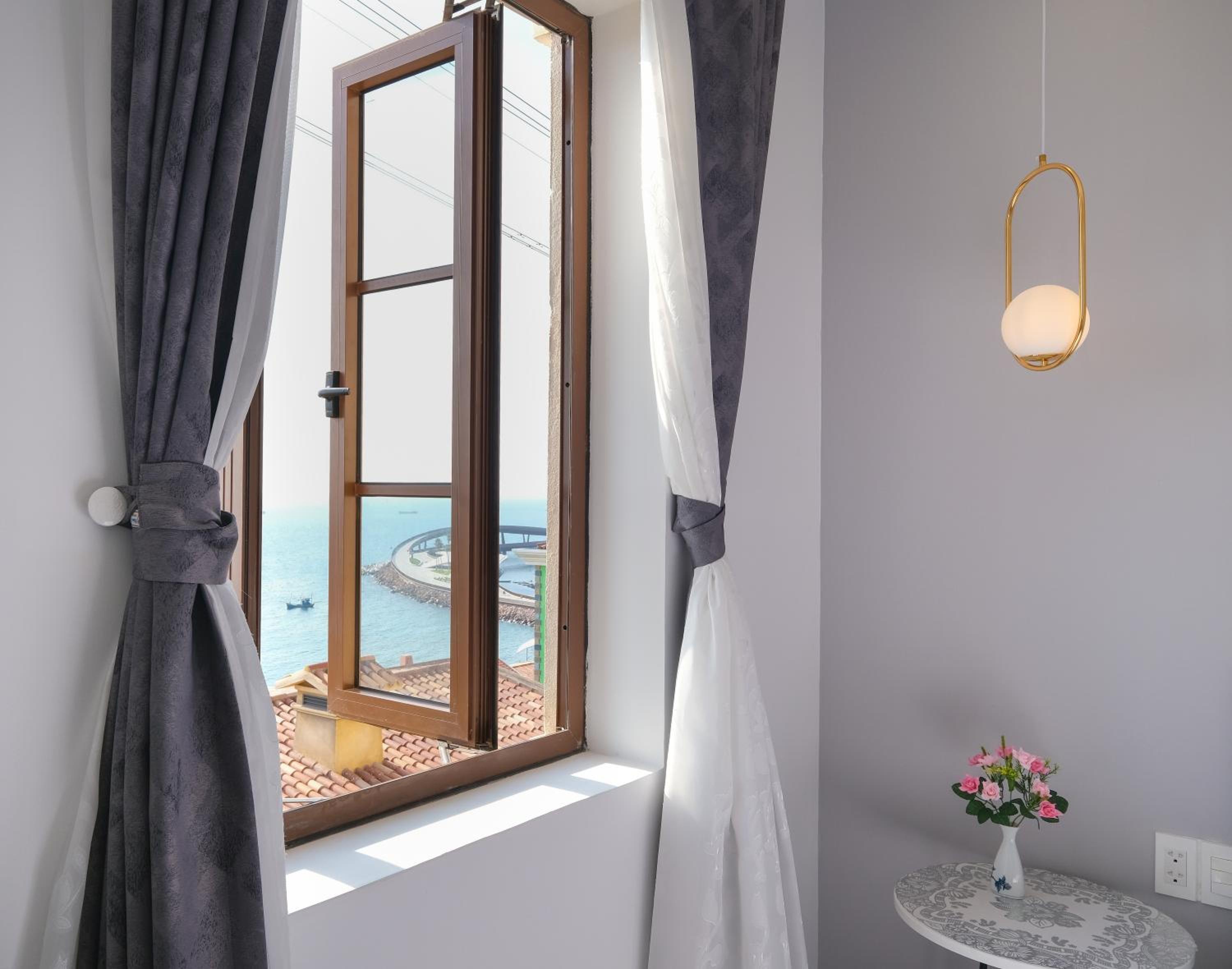 Two-Bedroom Apartment with Sea View photo 3