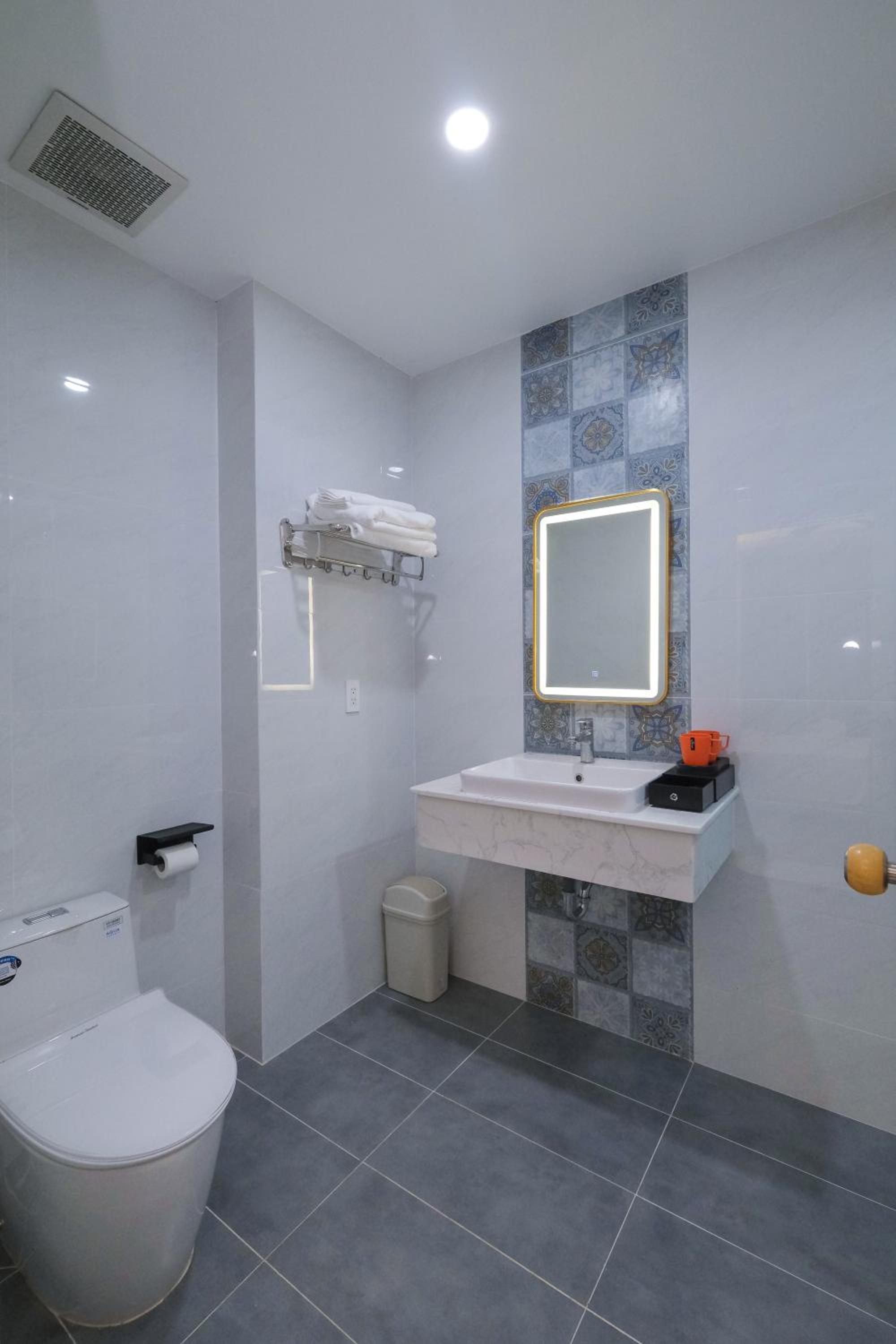 Two-Bedroom Apartment with Sea View photo 2