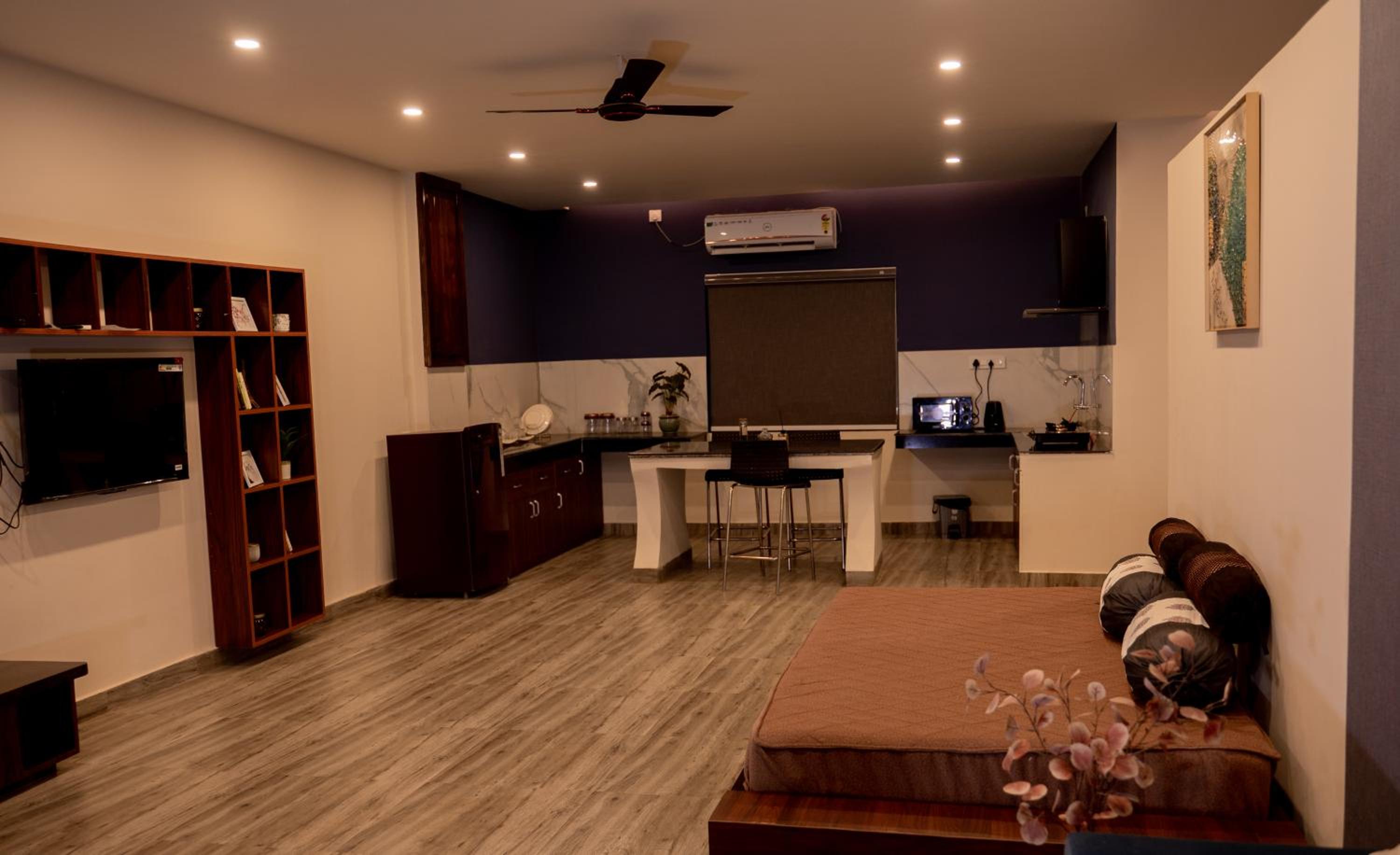 King Suite with Balcony photo 1