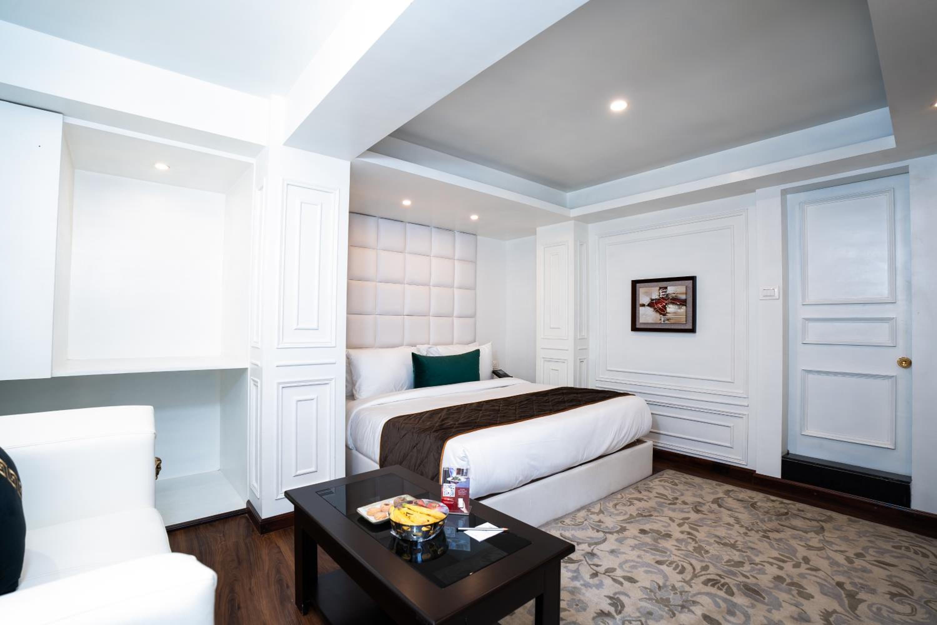 Premium Room with Bathtub  - Photo 1