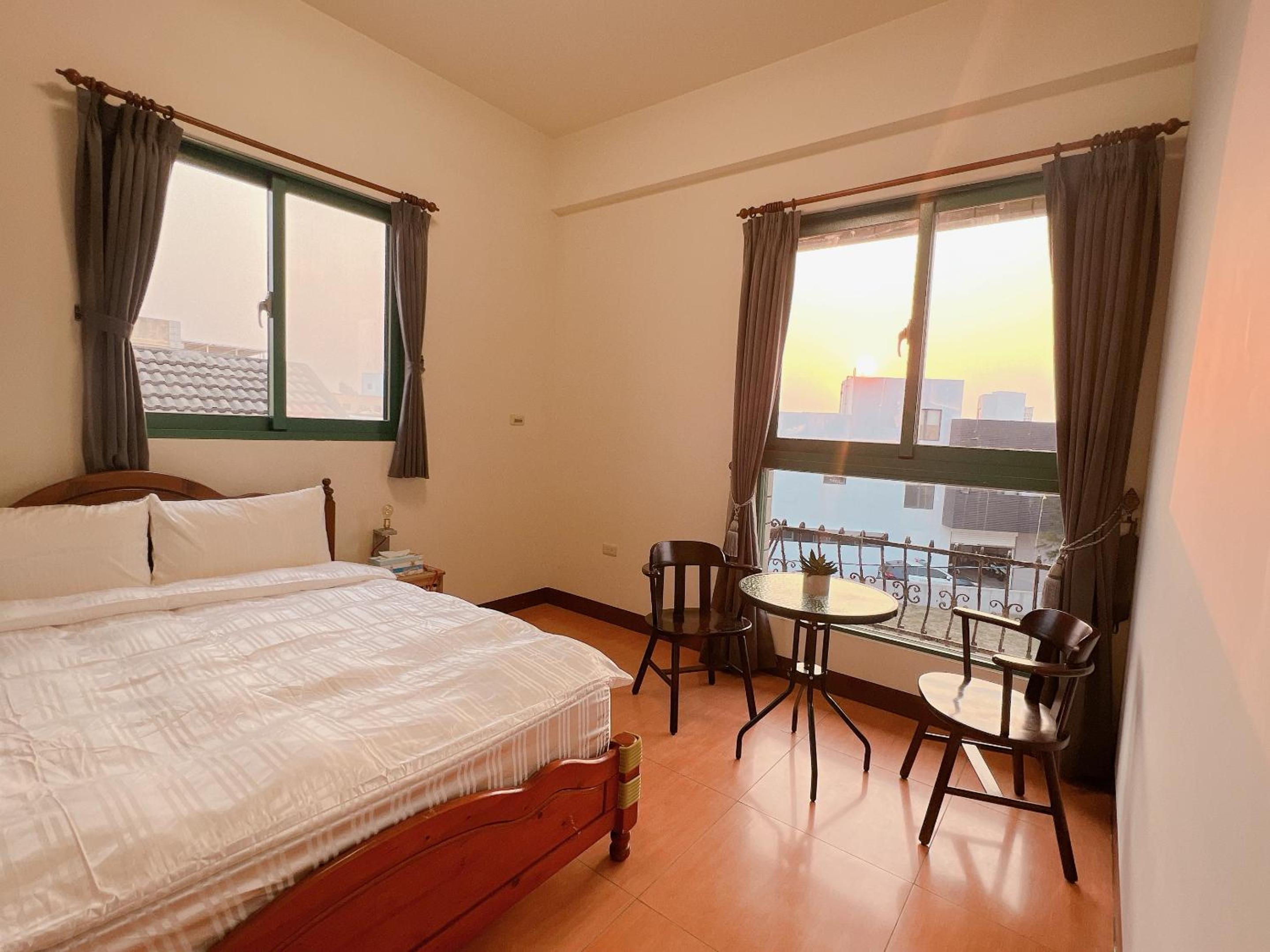 Standard Double Room with Shared Bathroom photo 3