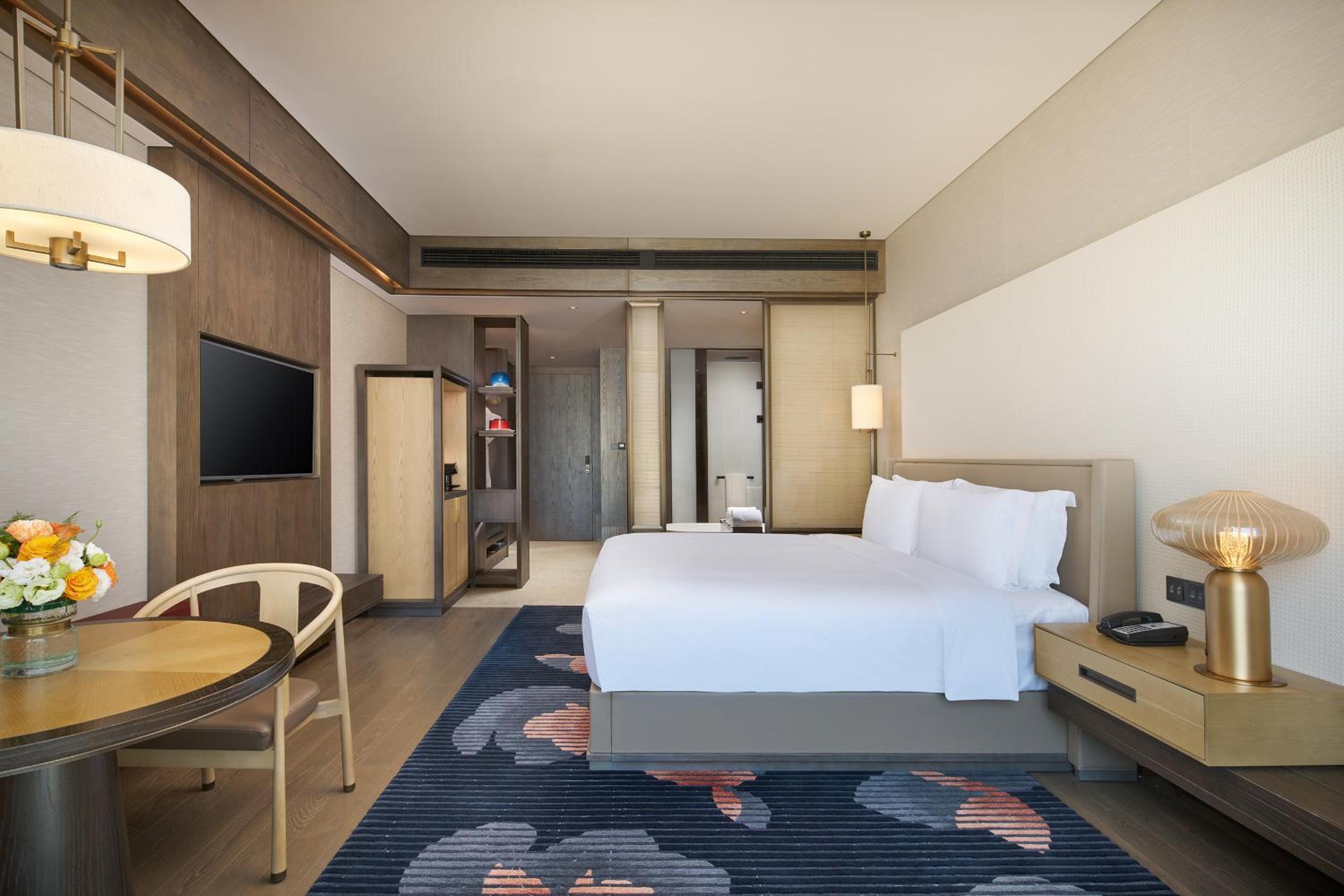 Classic King Room - Club Lounge Access