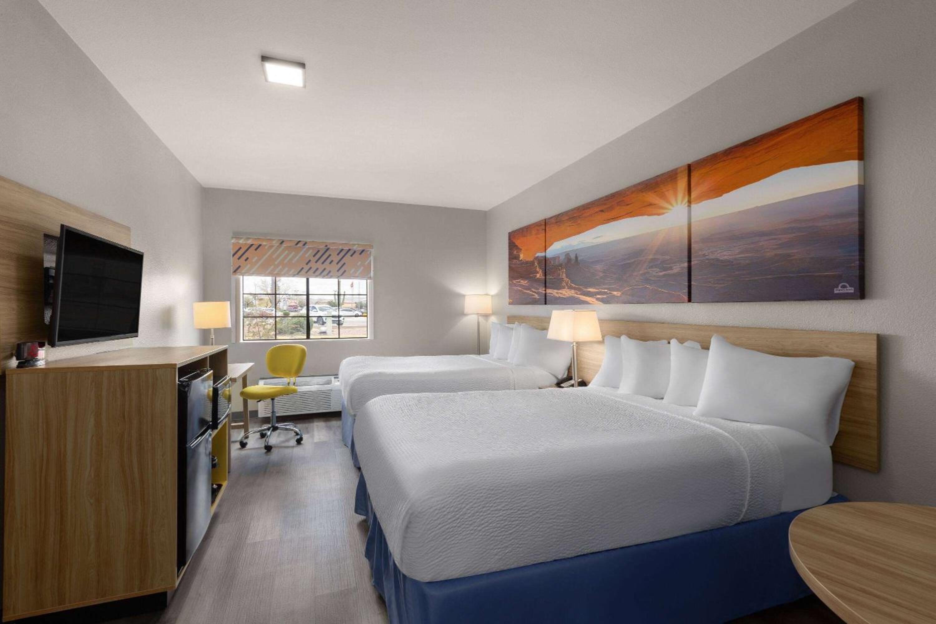Queen Room with Two Queen Beds - Non-Smoking - Photo 1