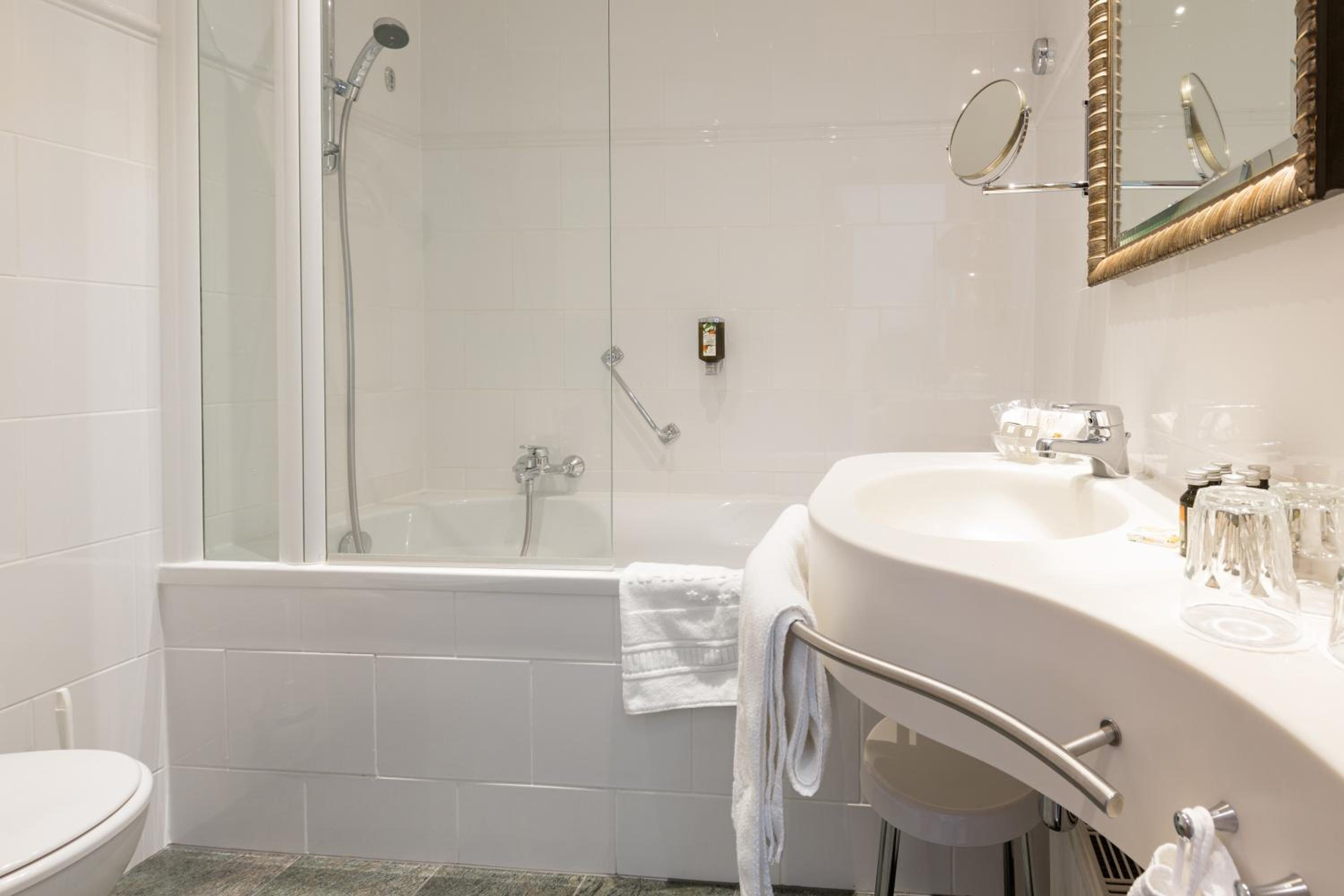 Classic Double or Twin Room with extra bed