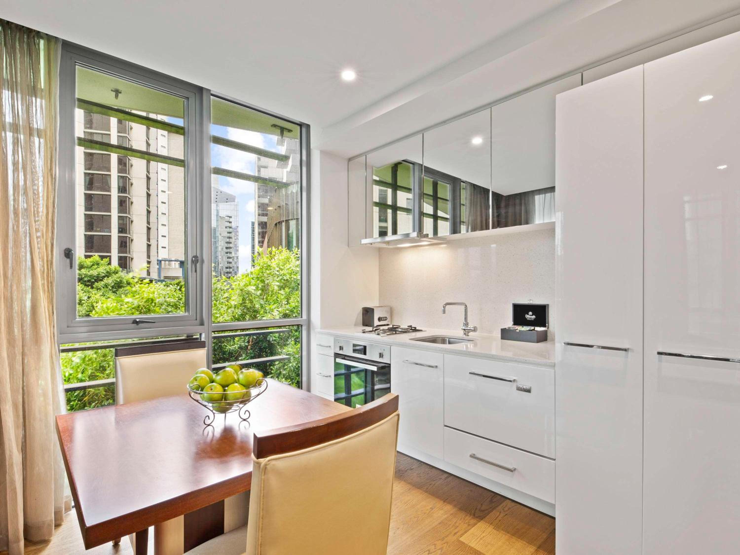 Studio Apartment with Balcony photo 2