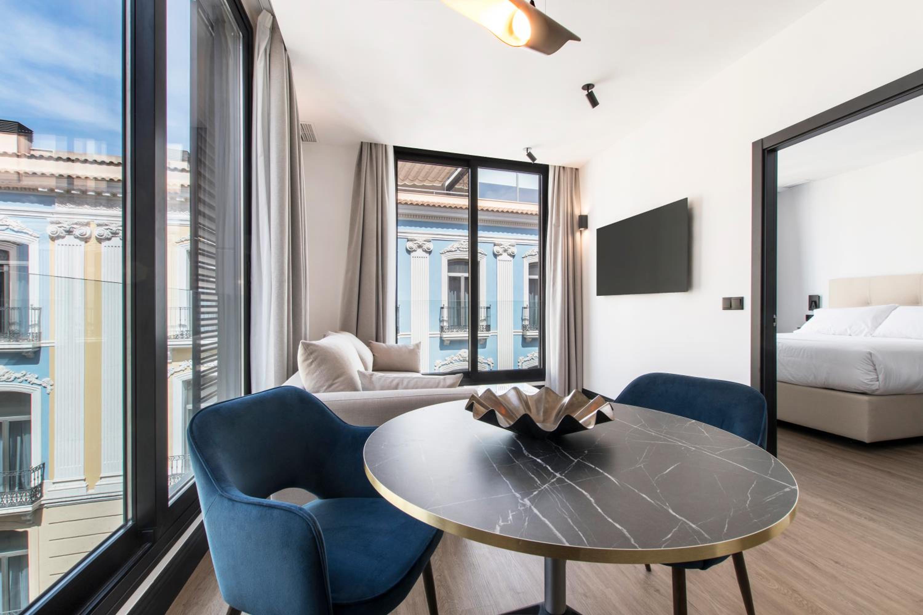 One-Bedroom Premium Apartment photo 2