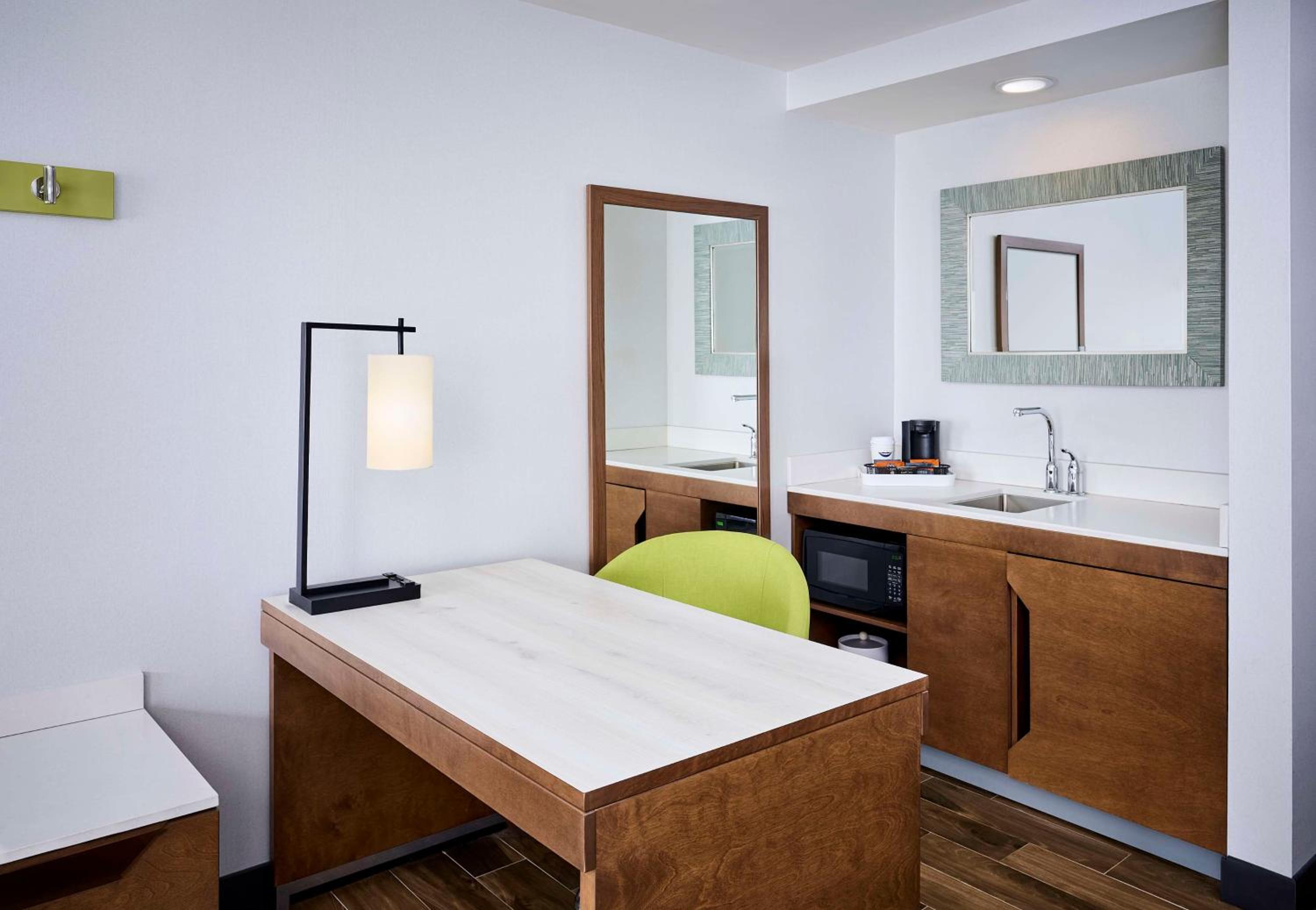 King Studio Suite - Non-Smoking - Photo 1