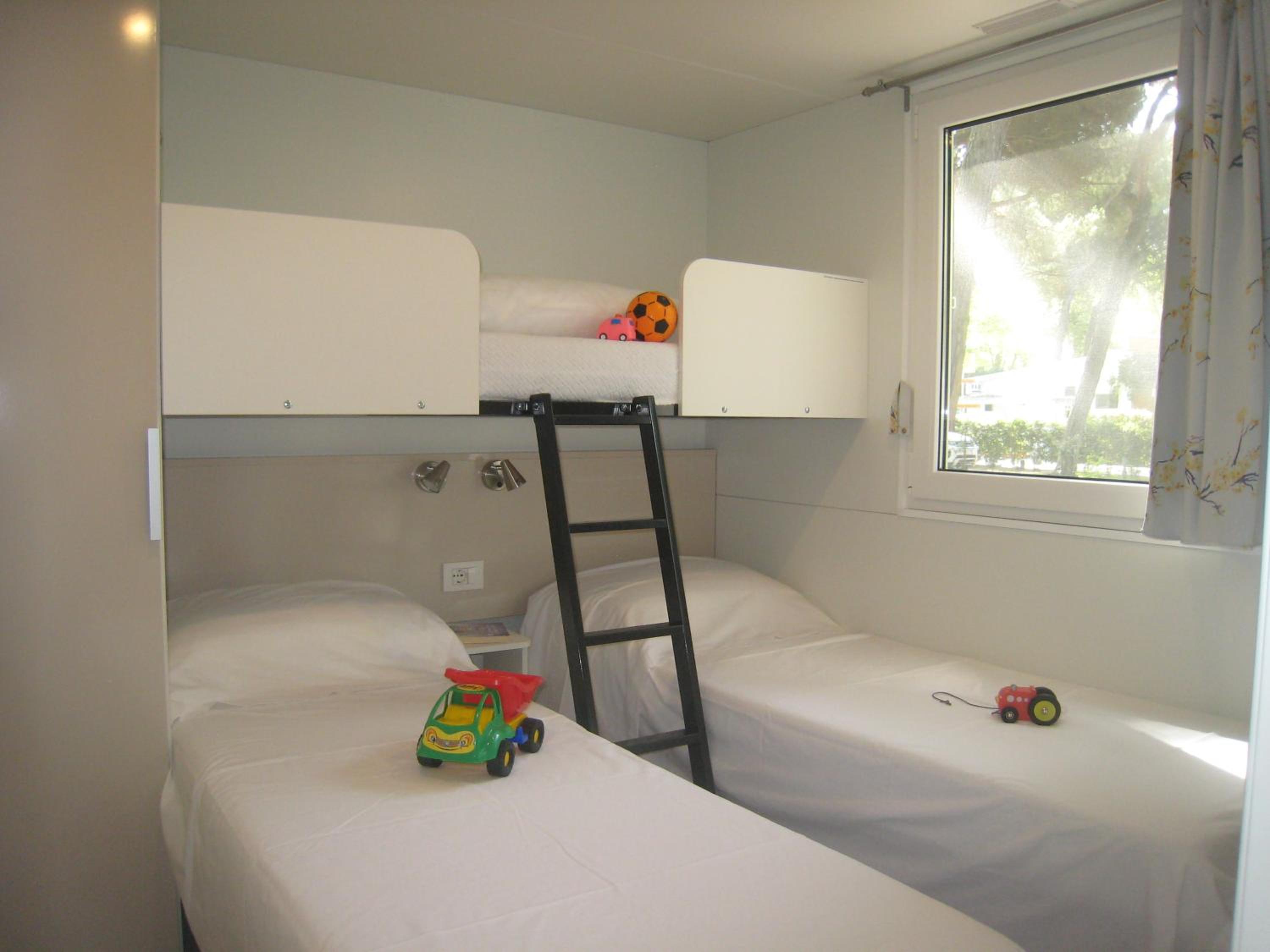 Mobile Home photo 3
