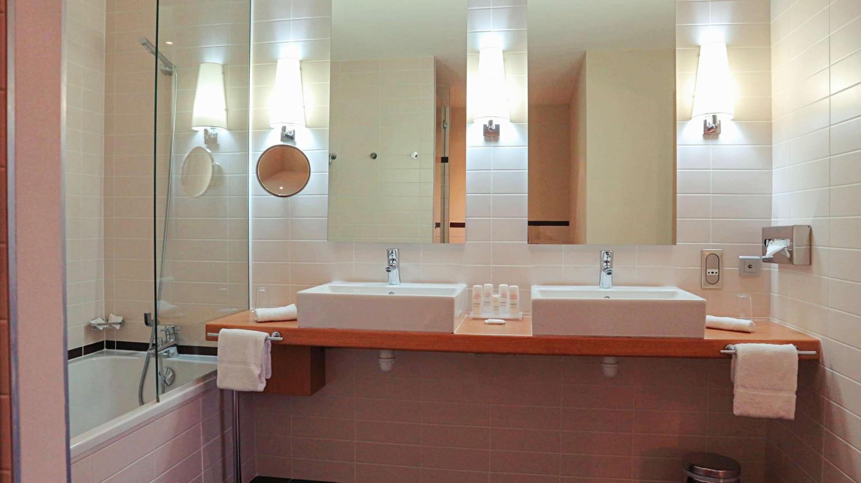 Suite - Photo 7