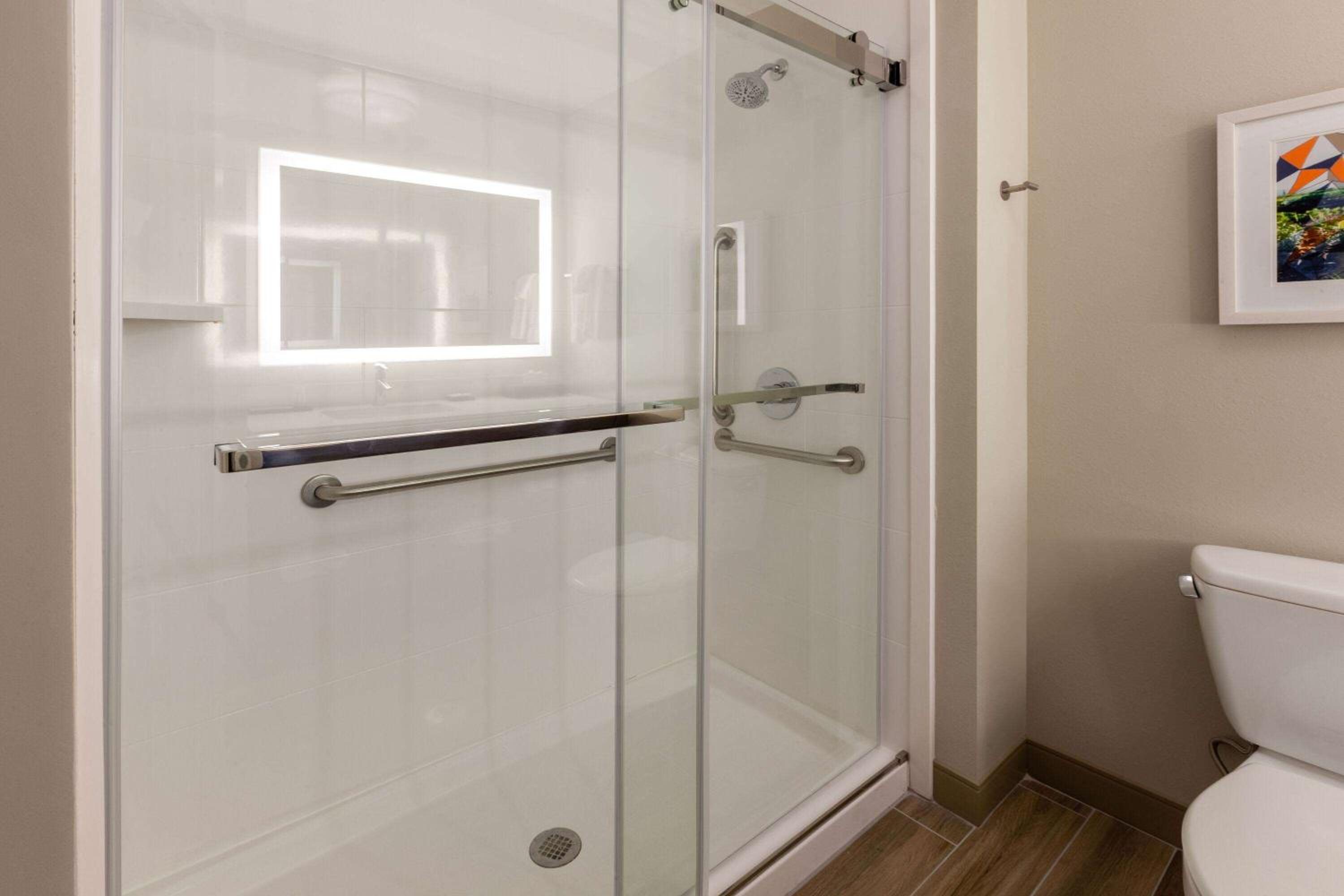 King Room - Mobility Access/Non-Smoking photo 2