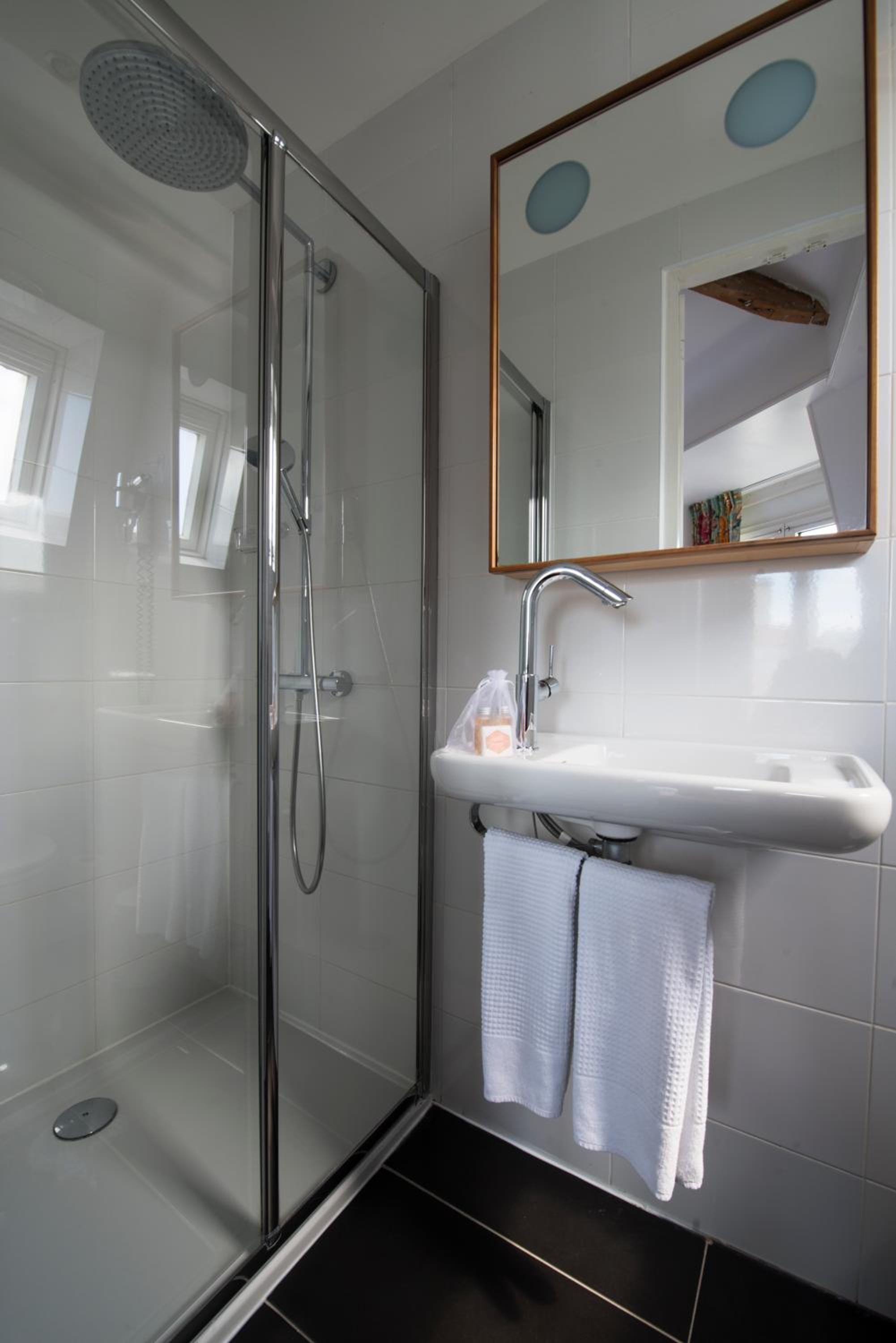 Budget Double Room photo 2