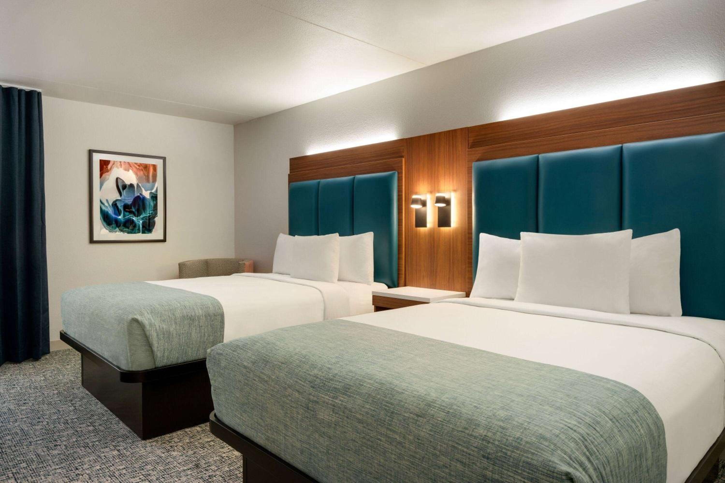 Queen Room with Two Queen Beds - Non-Smoking - Photo 1