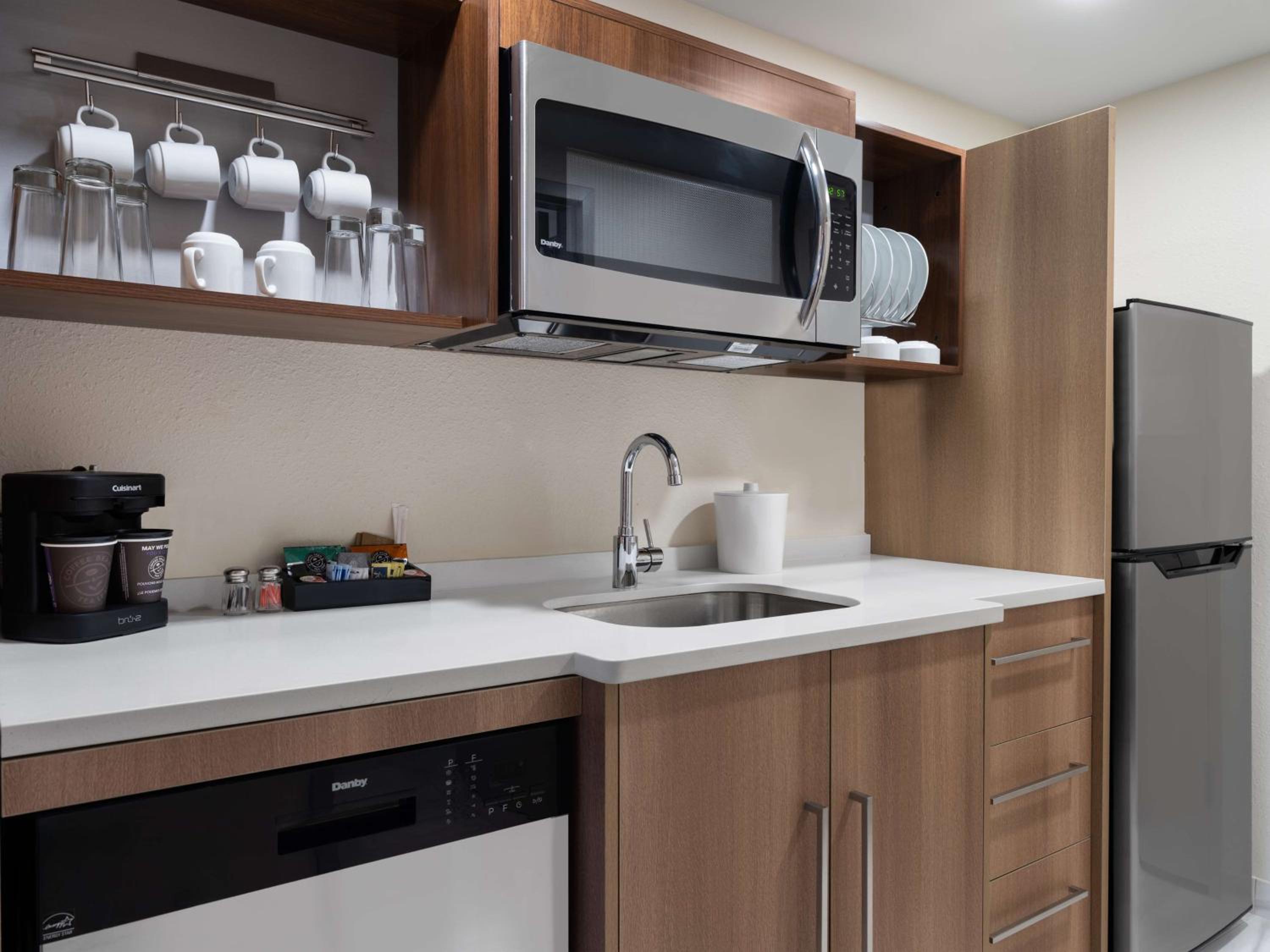 King Studio Suite - Photo 7