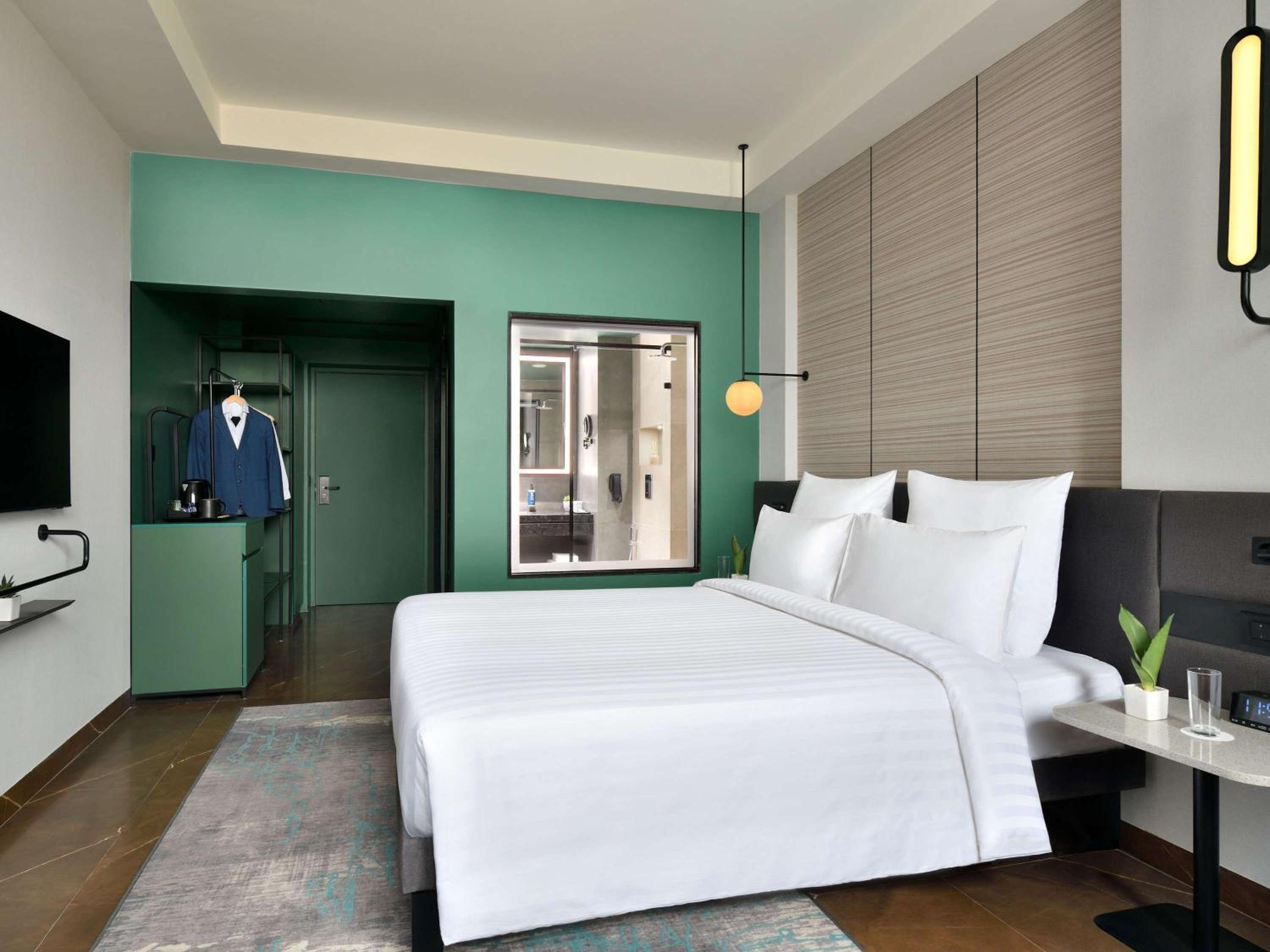 Superior King Room with Fort View: 10% Discount on Food & Beverage | 20% Discount on One Spa | Complimentary Welcome Drink | Happy Hours Offer - Buy 2 Get 1 Free on Alcoholic Beverages and Soft Beverages - Photo 1