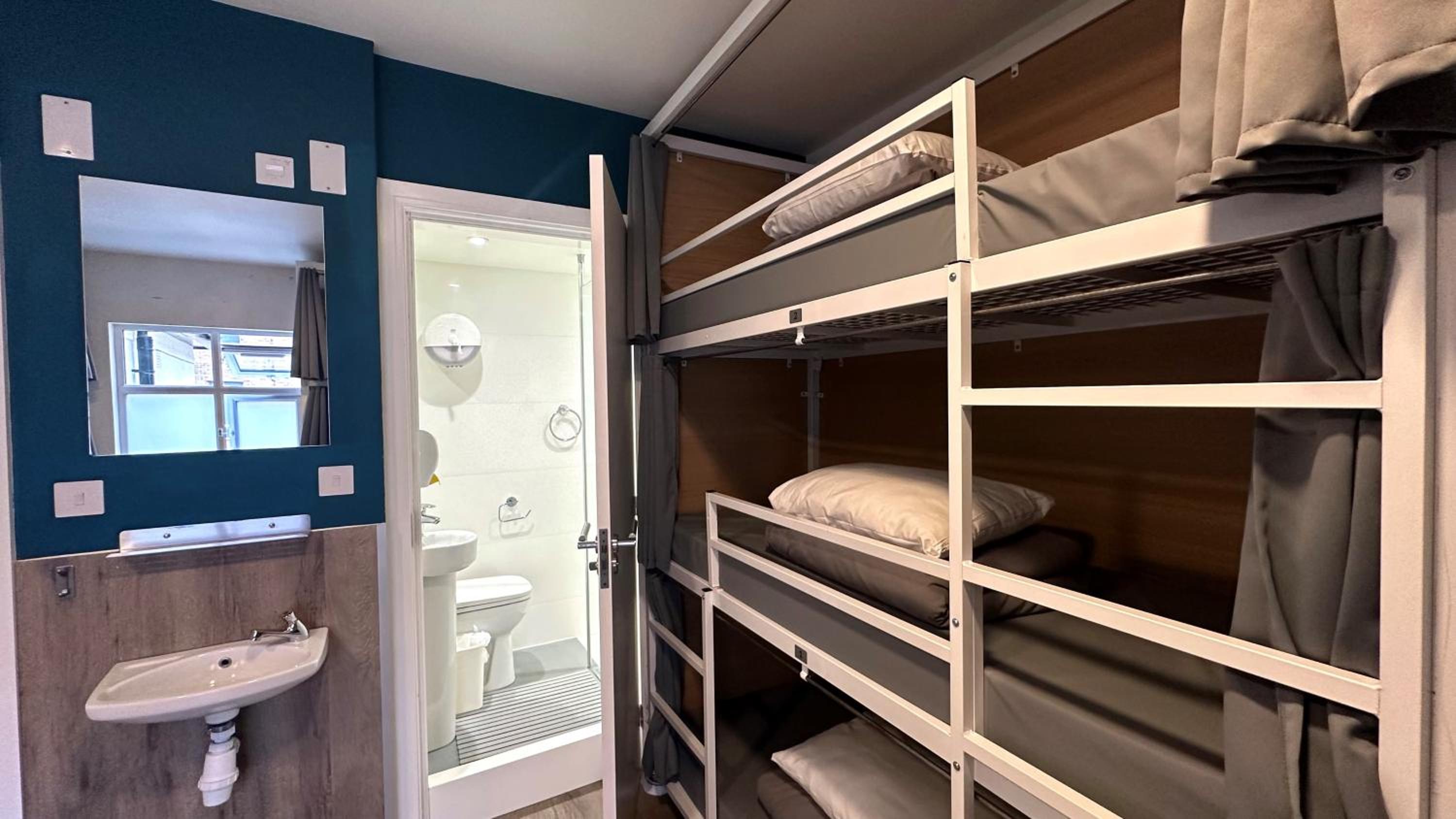 Bunk Bed in Mixed Dormitory Room (18-45 Years) photo 1