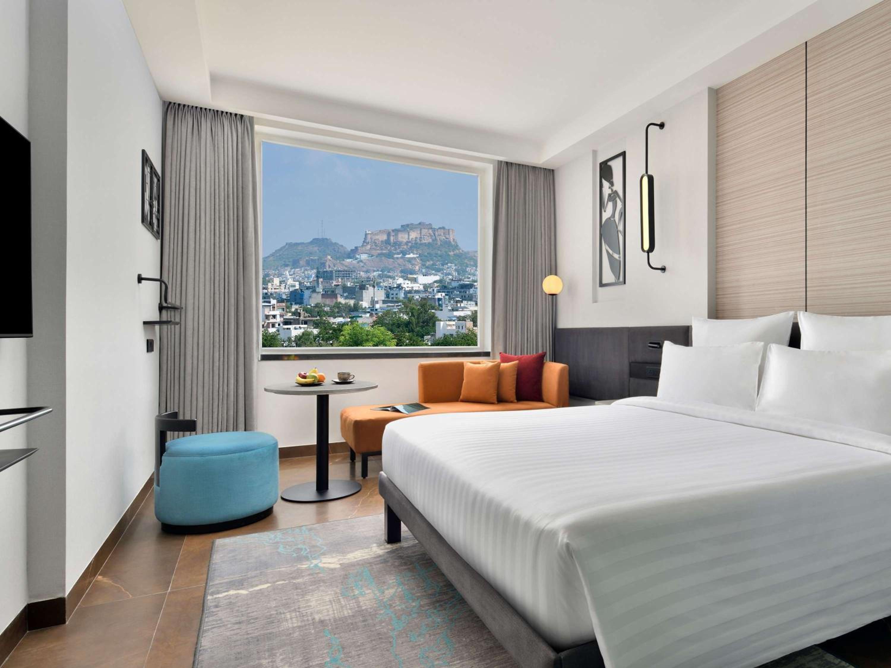 Superior King Room with Fort View: 10% Discount on Food & Beverage | 20% Discount on One Spa | Complimentary Welcome Drink | Happy Hours Offer - Buy 2 Get 1 Free on Alcoholic Beverages and Soft Beverages - Photo 2