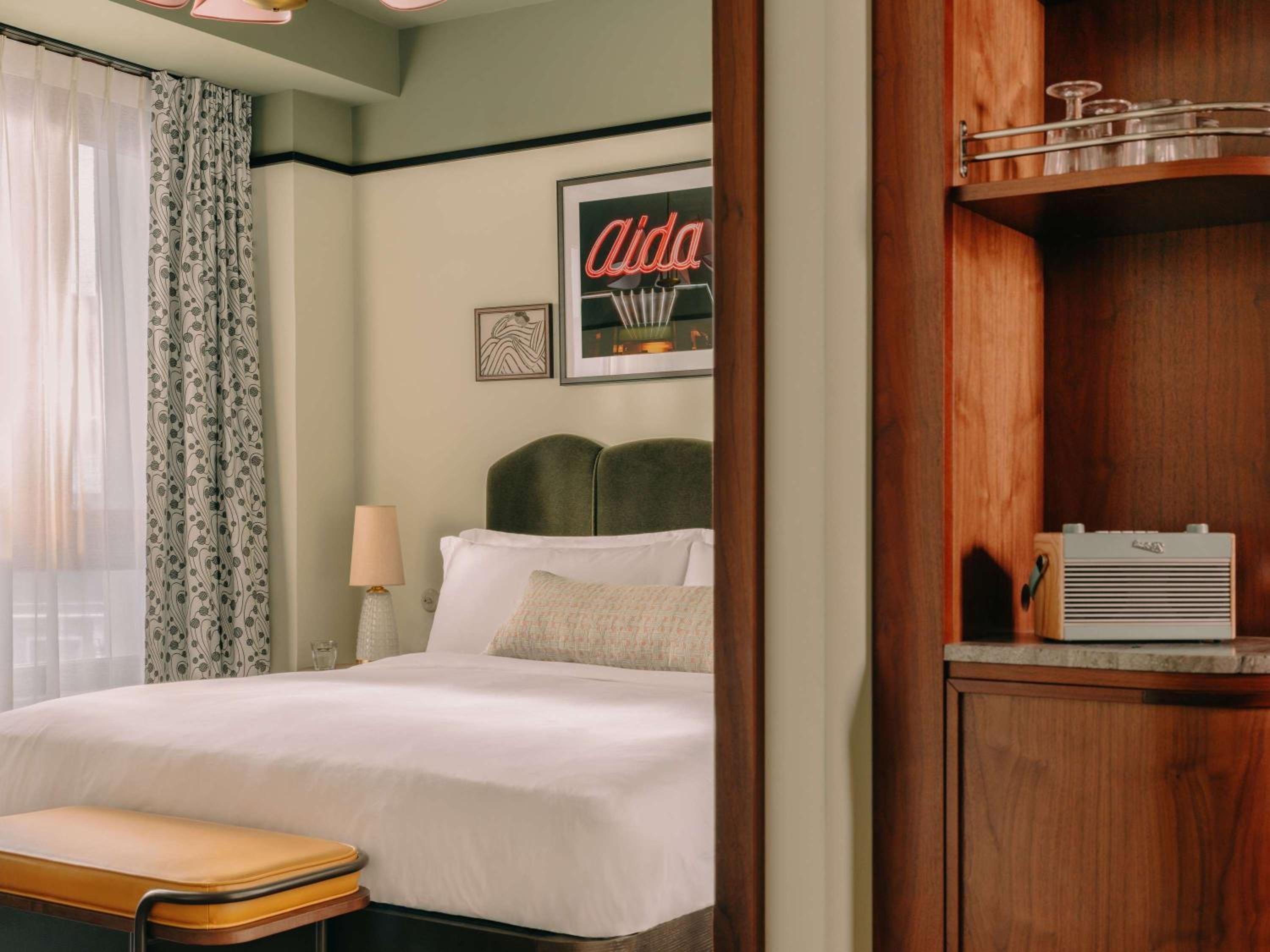 Roomy