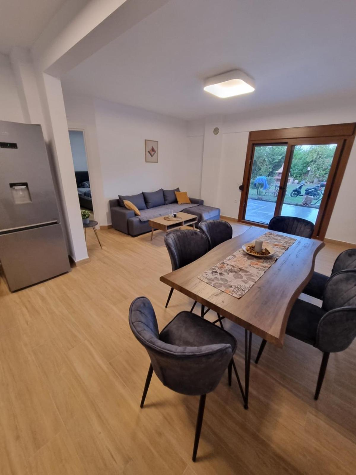 Three-Bedroom House photo 3