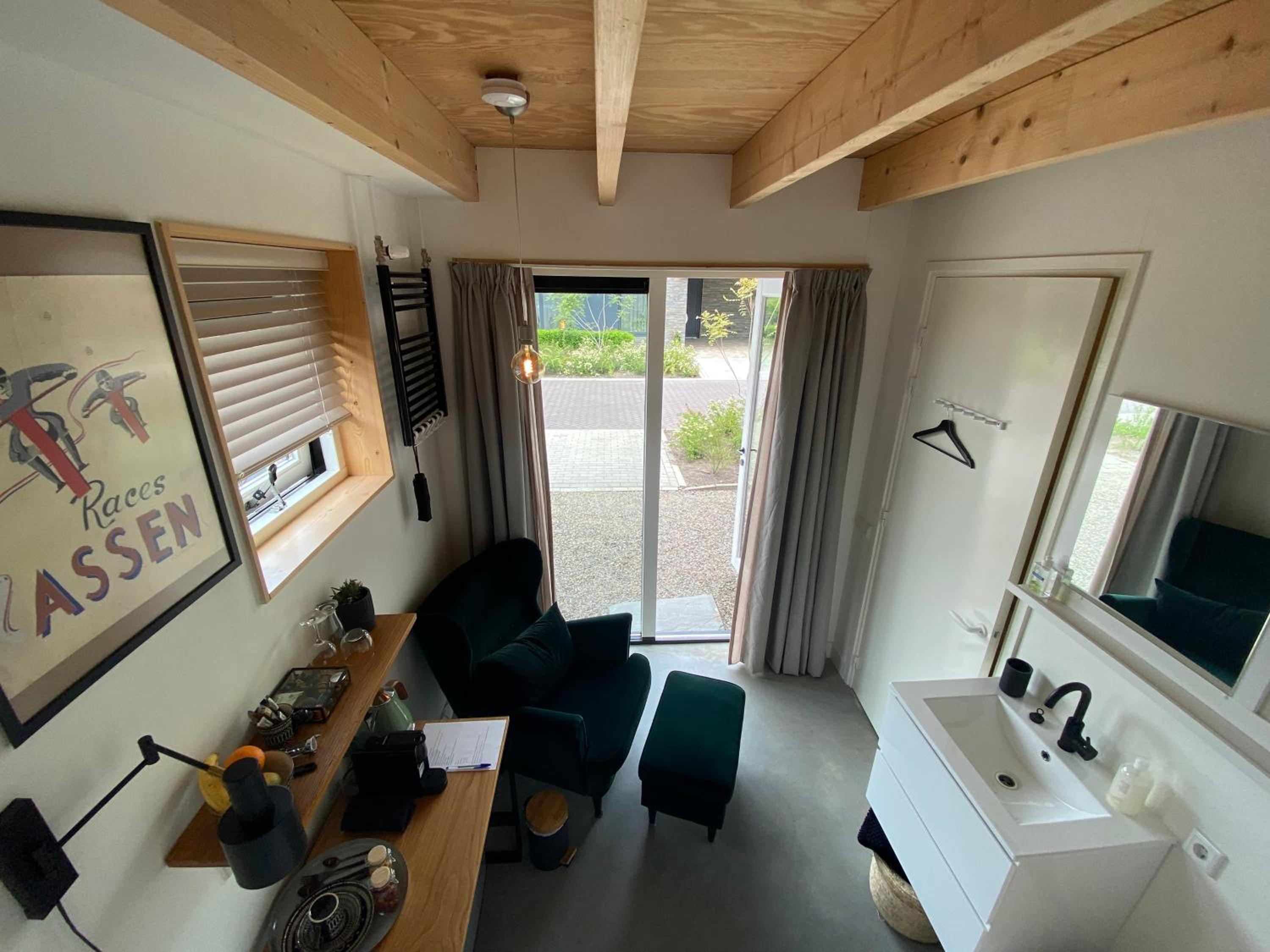 Single Room with Private Bathroom photo 1