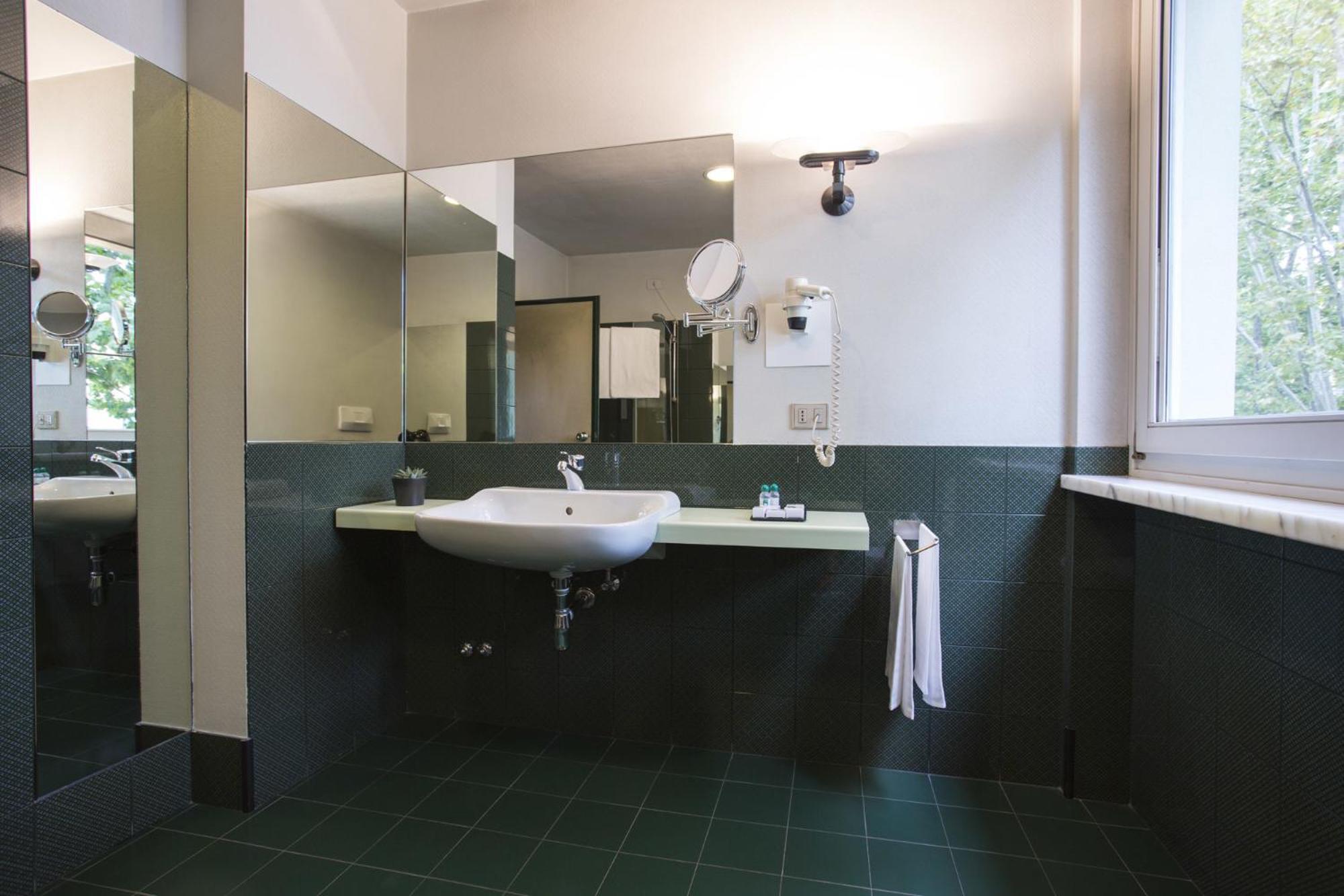 Deluxe Double Room - Photo 3