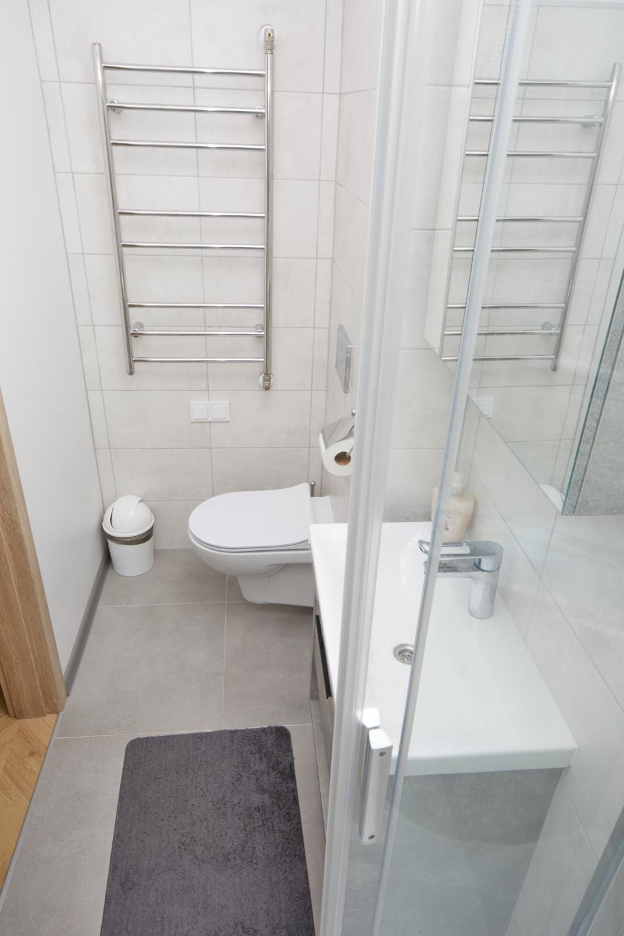 One-Bedroom Apartment - Photo 6
