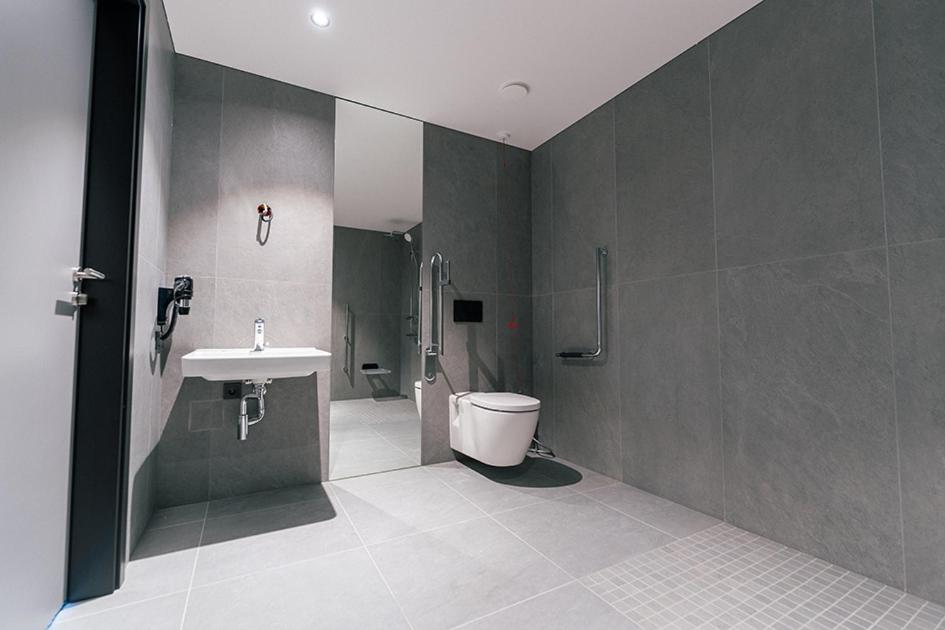 Superior Suite - Photo 11
